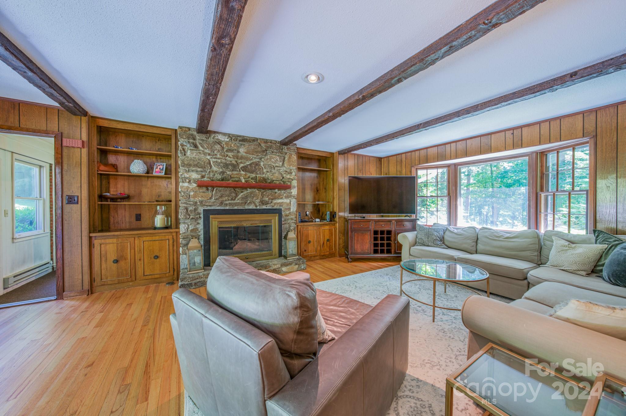 13 Forest Road