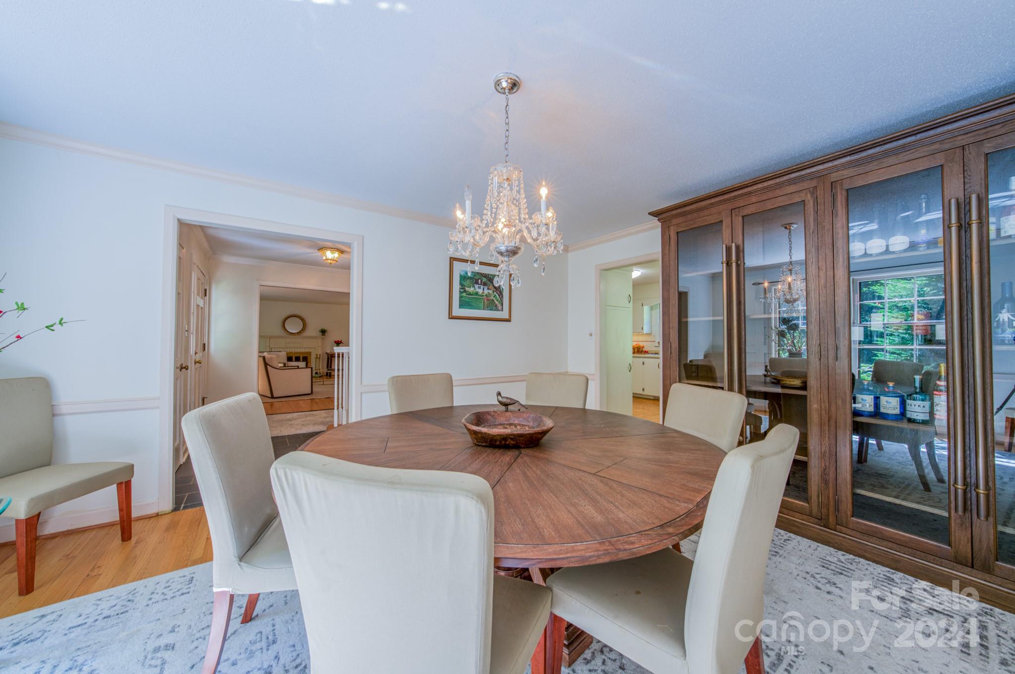 13 Forest Road