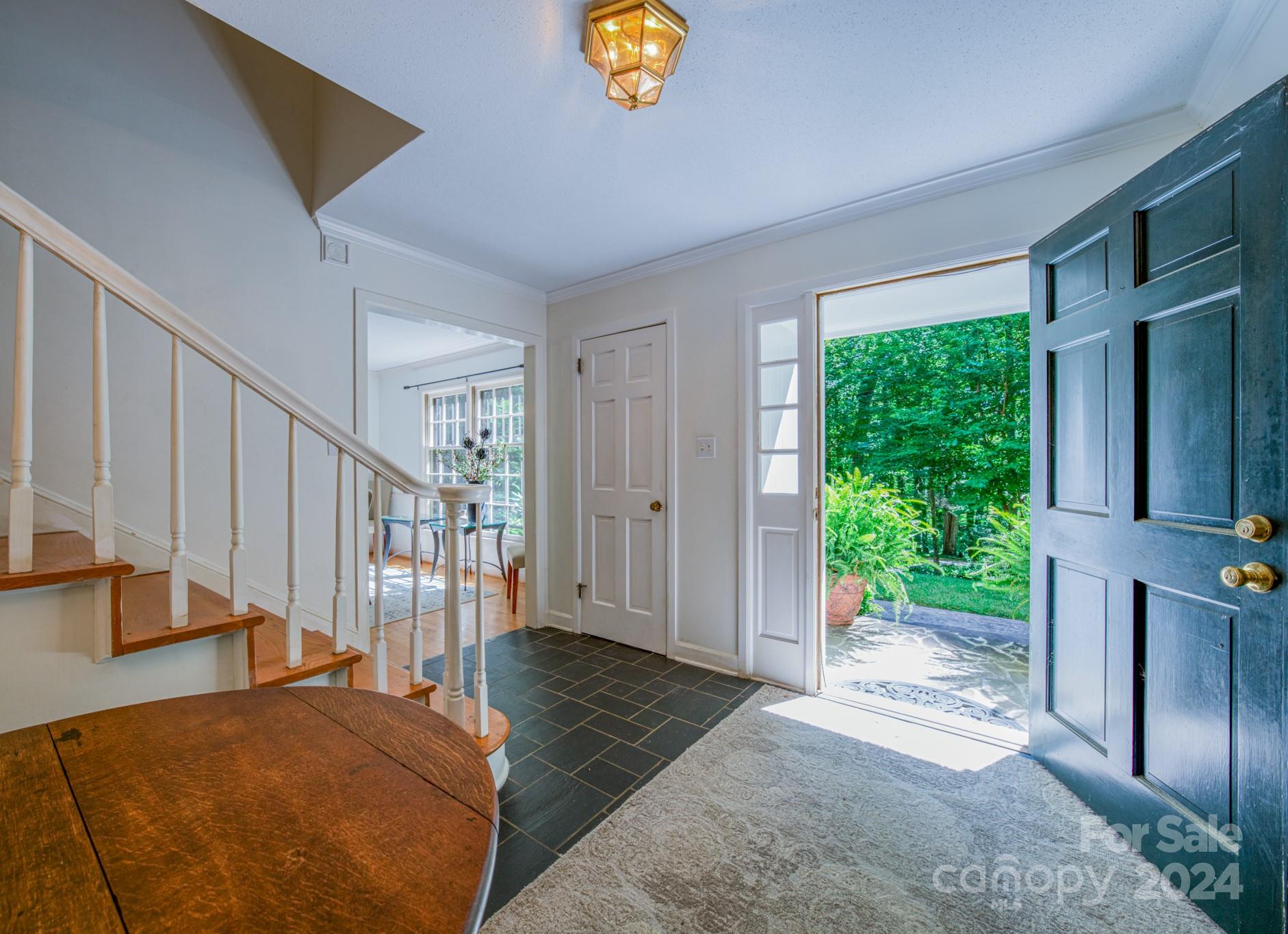 13 Forest Road