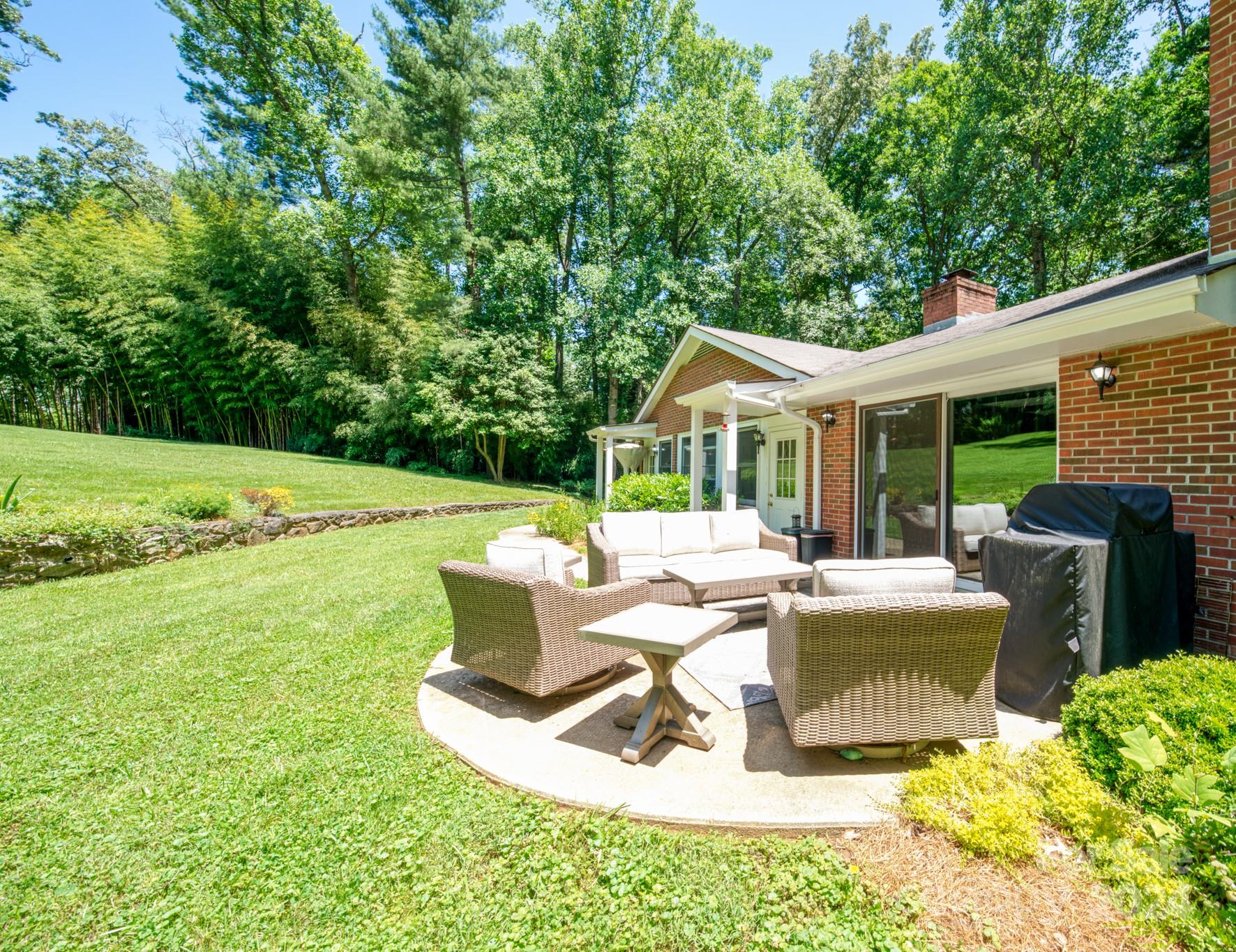 13 Forest Road