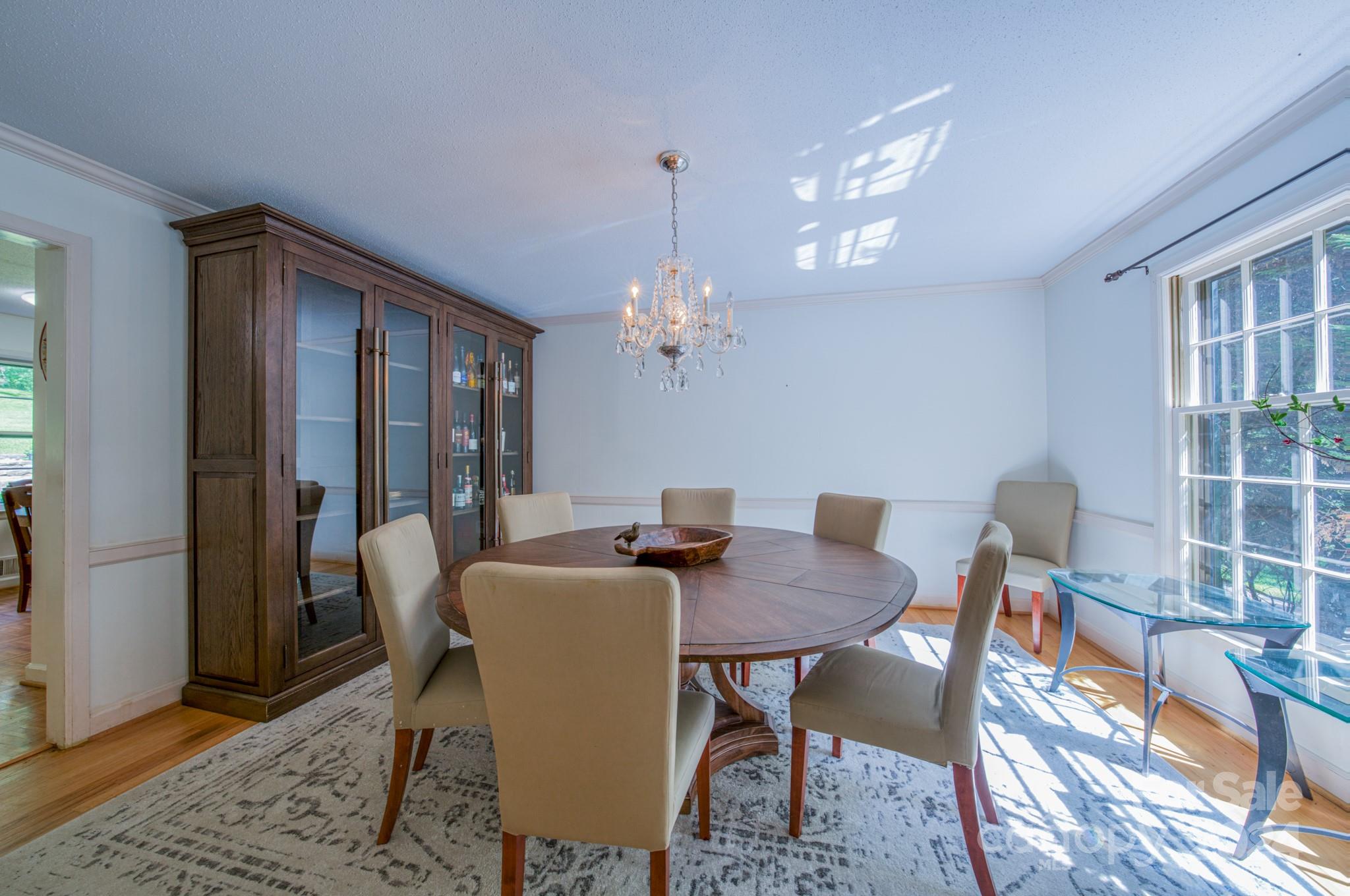 13 Forest Road