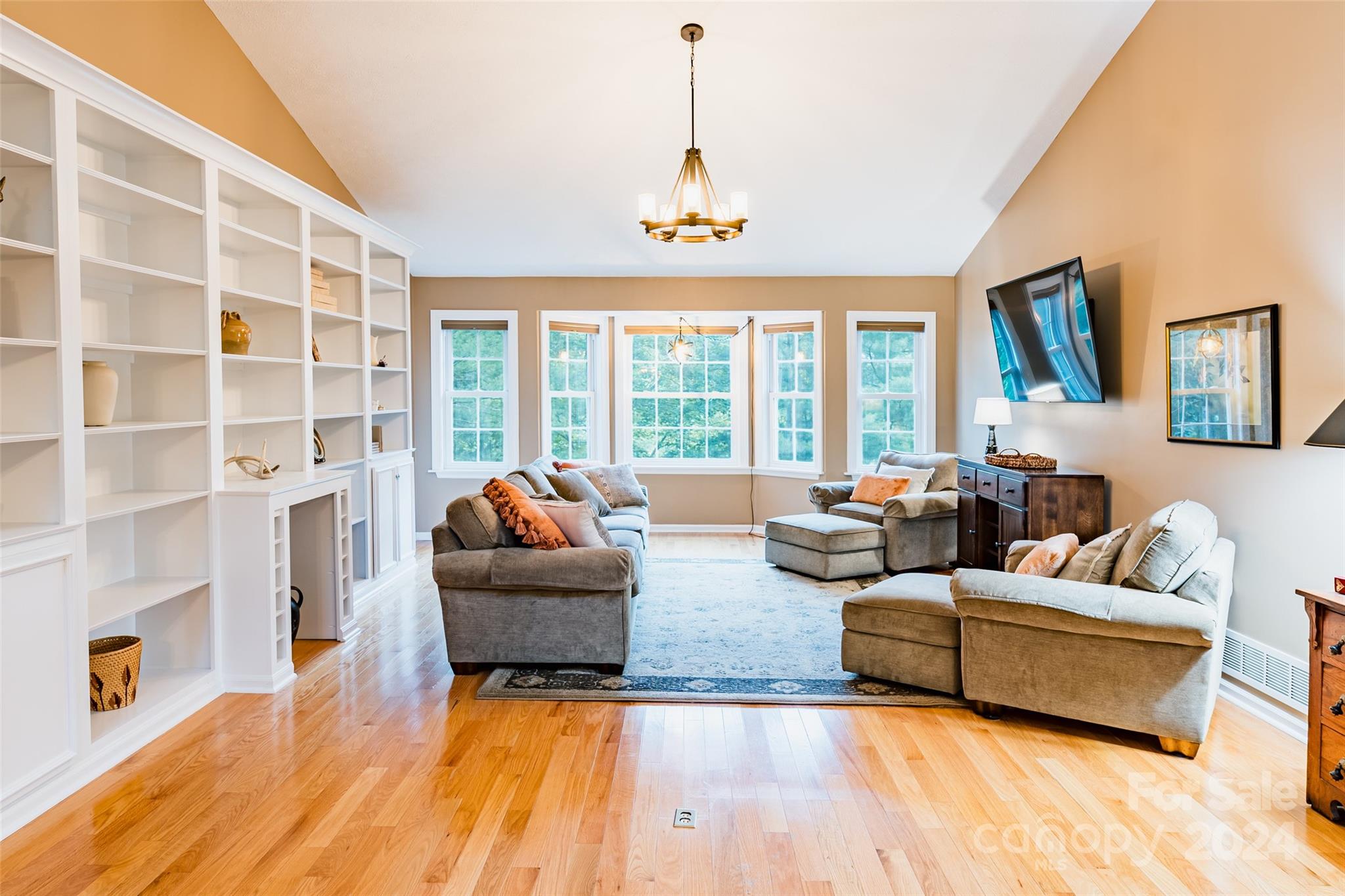 124 Jenny Lind Drive