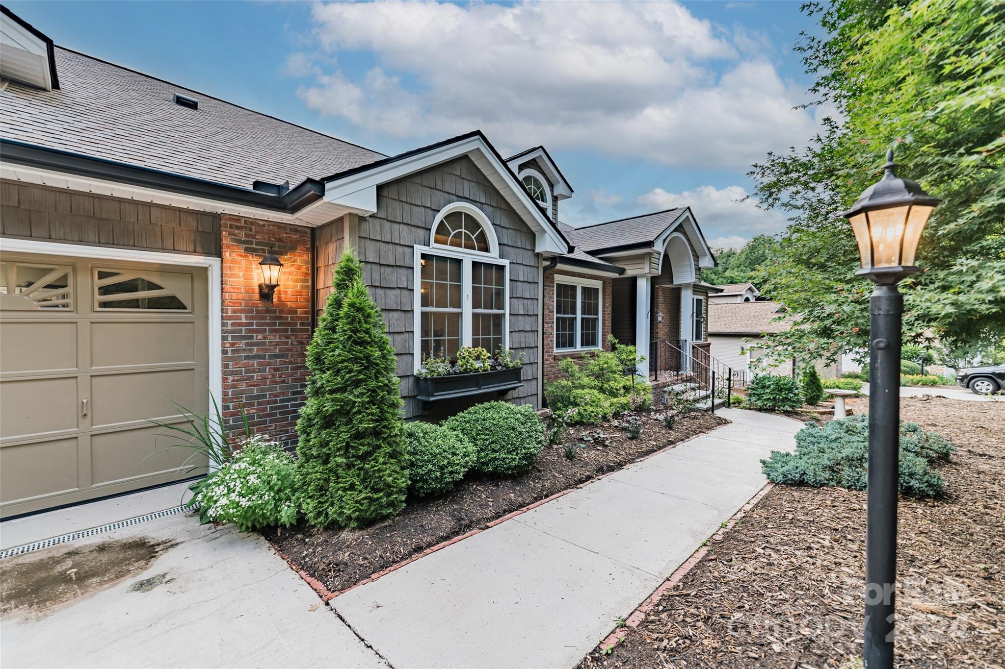 124 Jenny Lind Drive