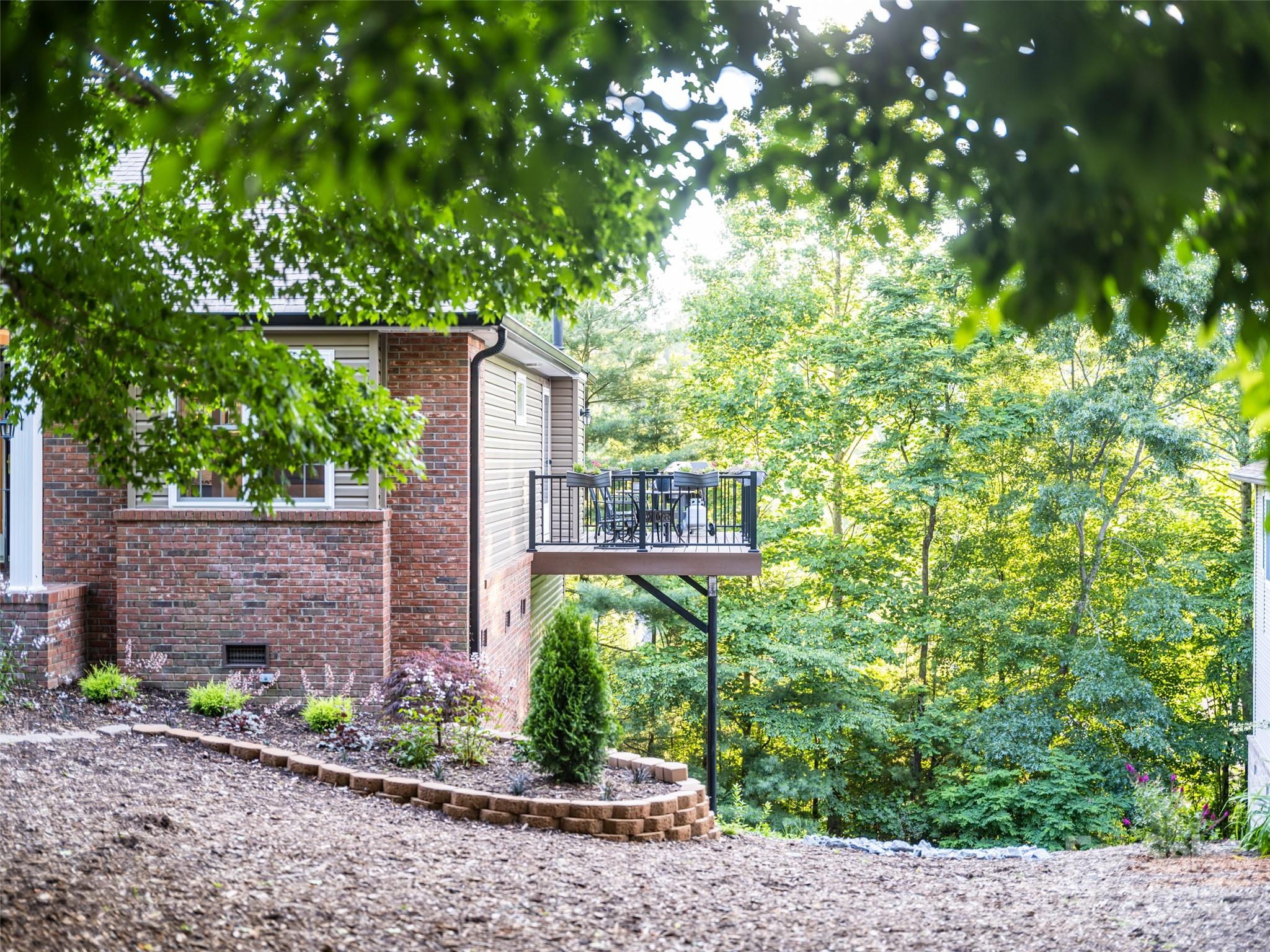 124 Jenny Lind Drive