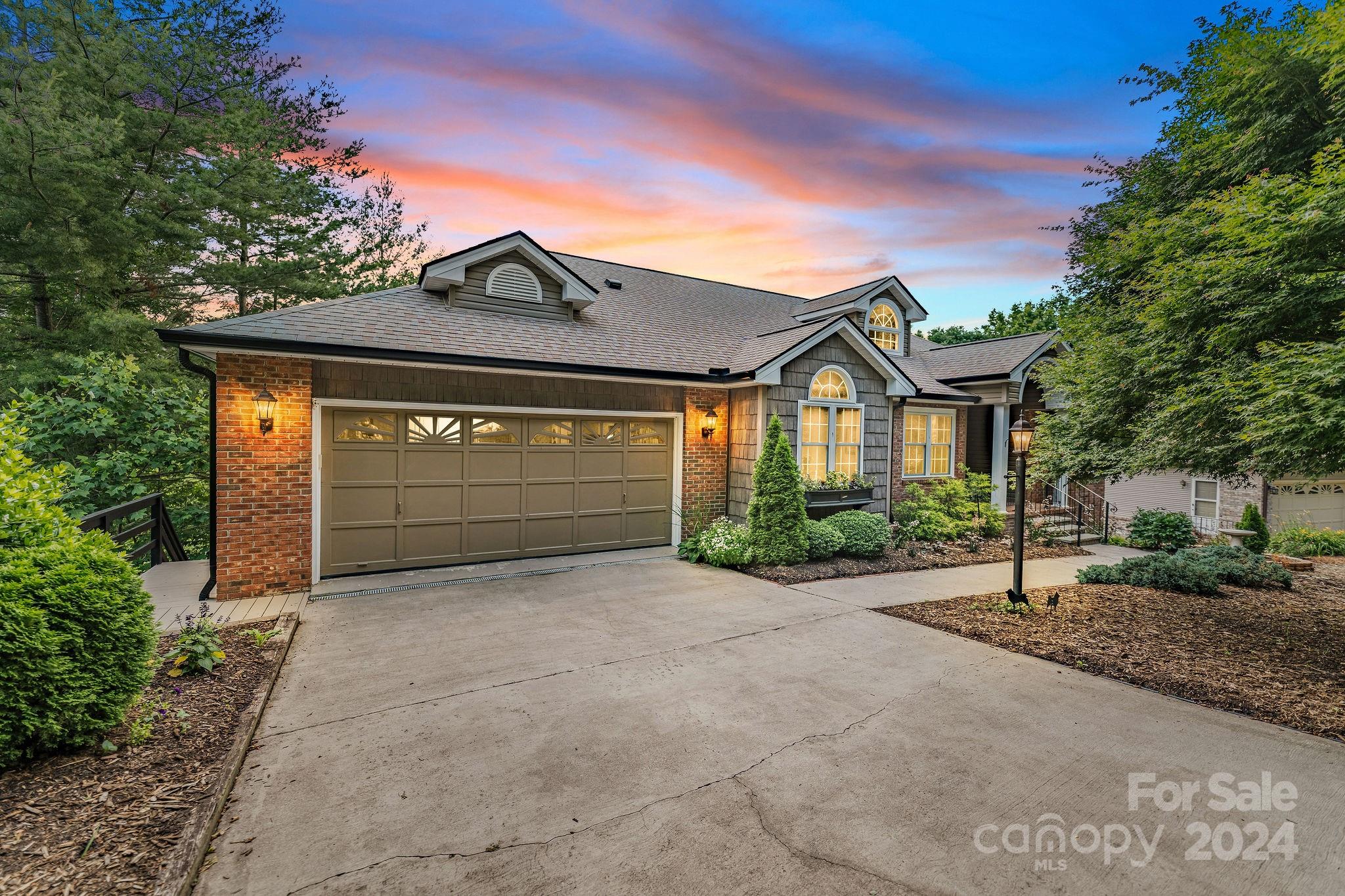 124 Jenny Lind Drive