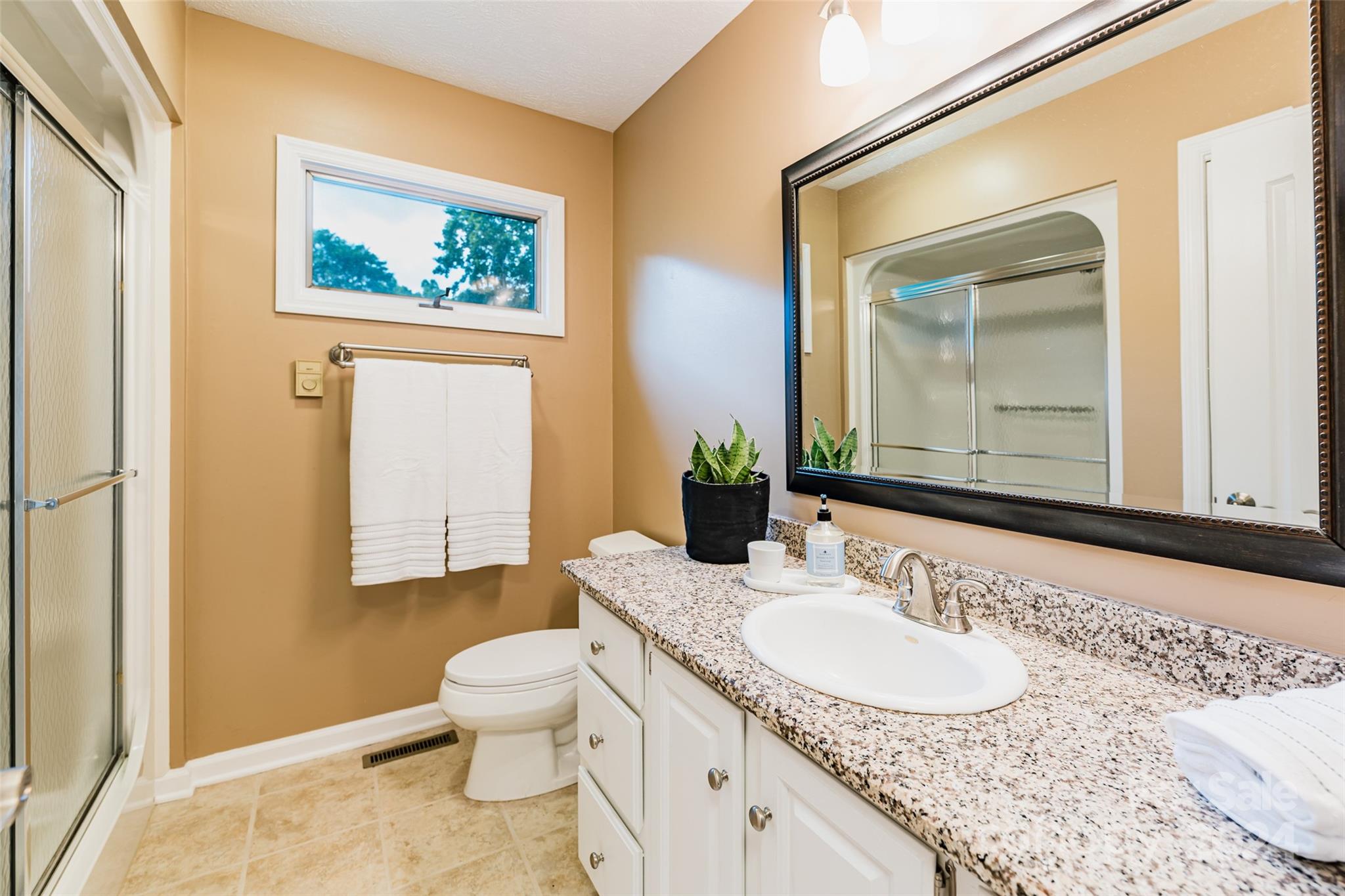 124 Jenny Lind Drive