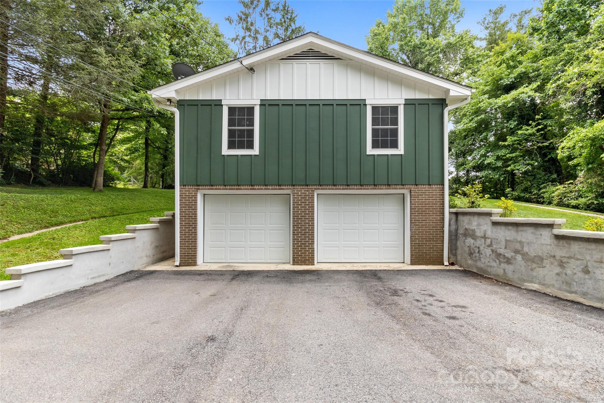125 Woodland Hills Road
