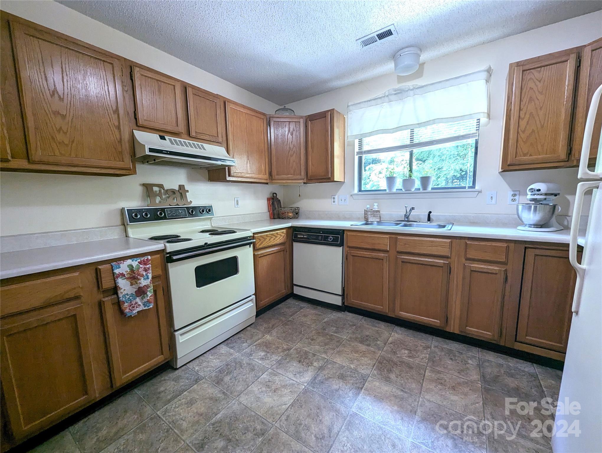 47 Lake Drive Unit: K15