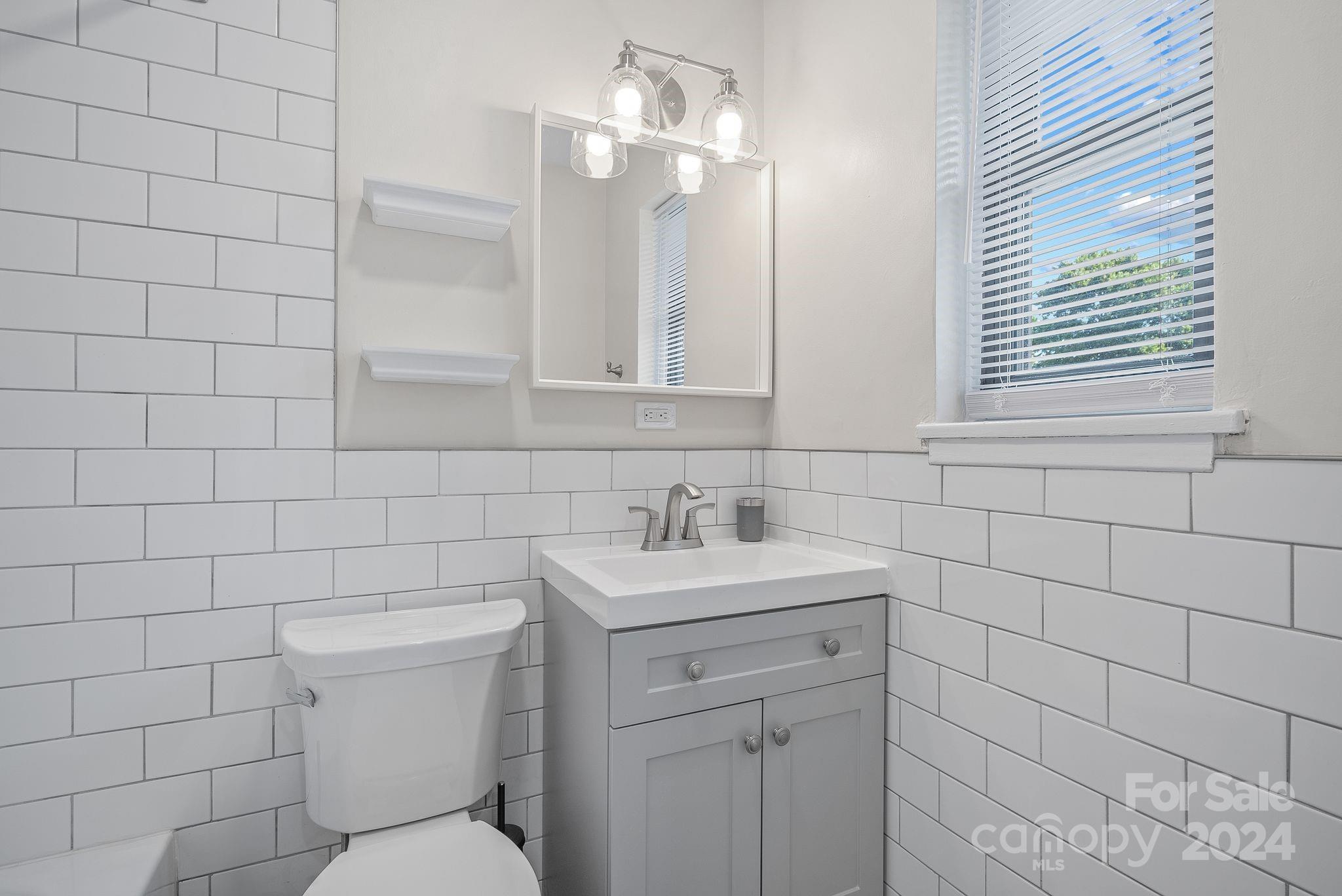 615 Biltmore Avenue Unit: F12