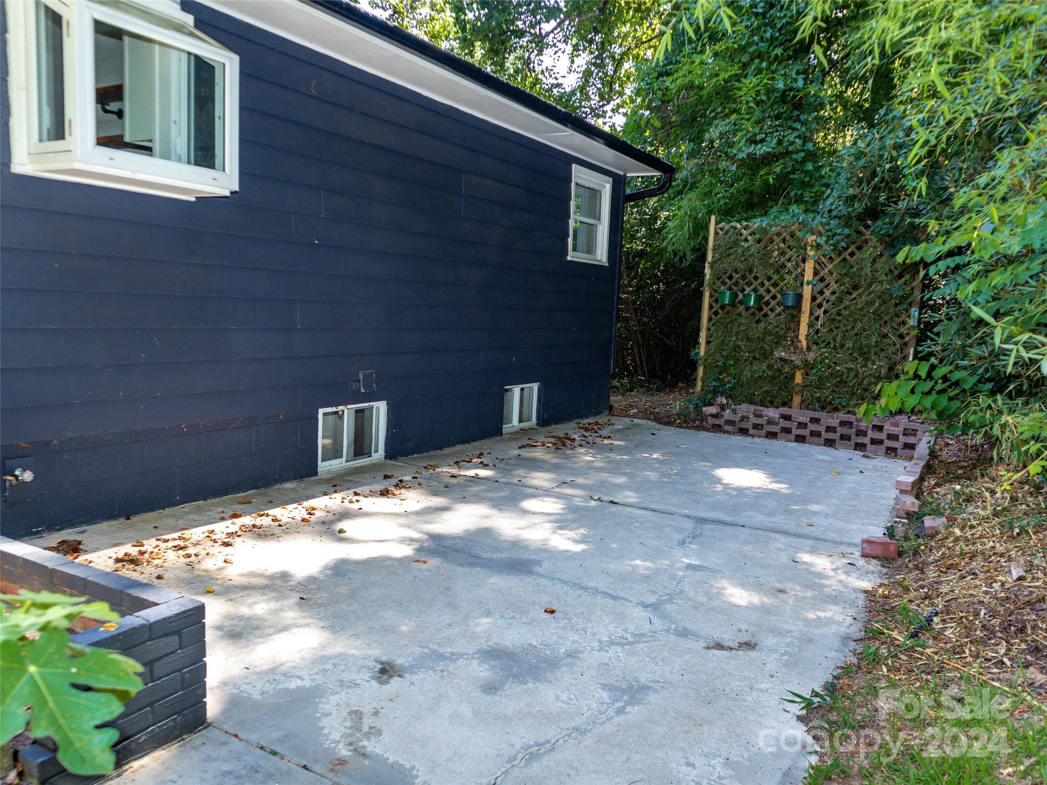 415 Royal Pines Drive