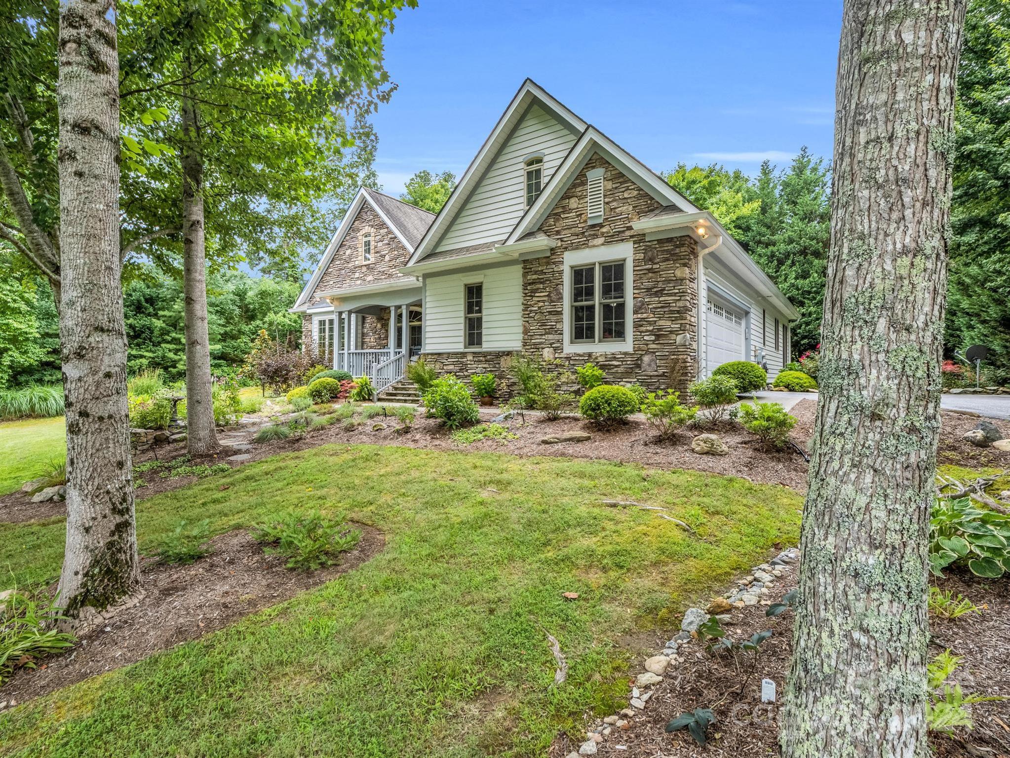 33 Willow Place Circle