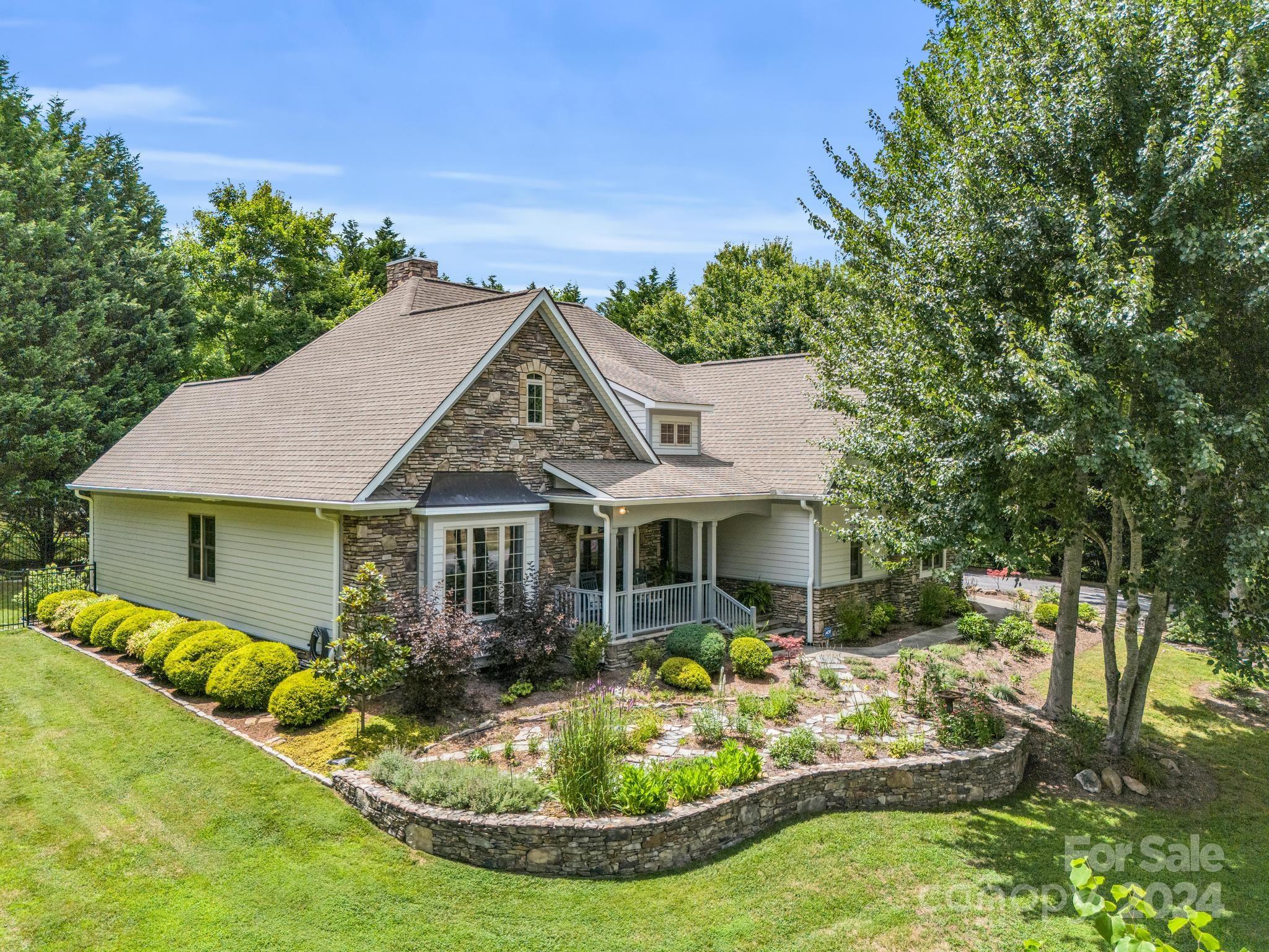 33 Willow Place Circle