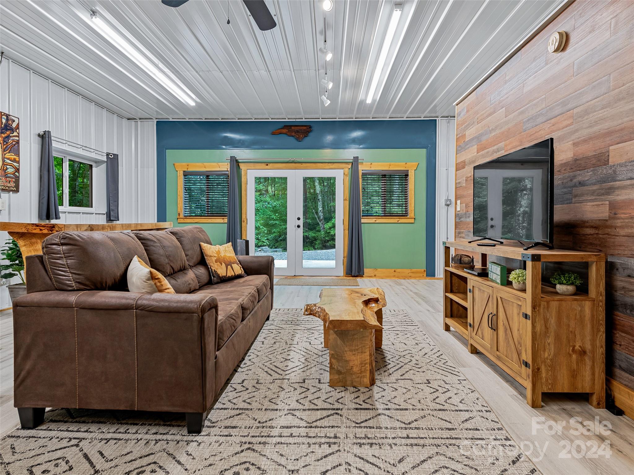 134 & 140 Hawksnest Drive