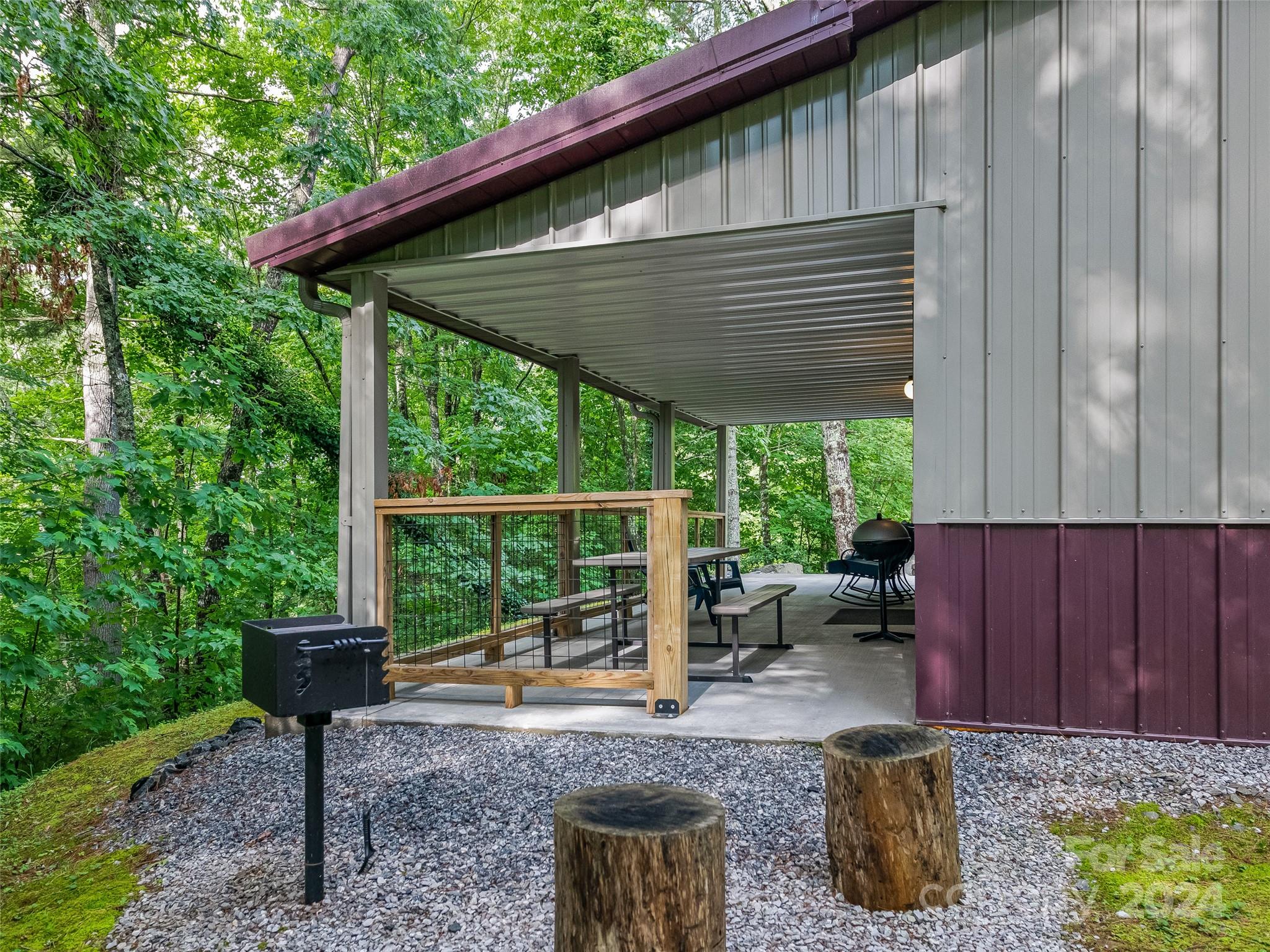 134 & 140 Hawksnest Drive