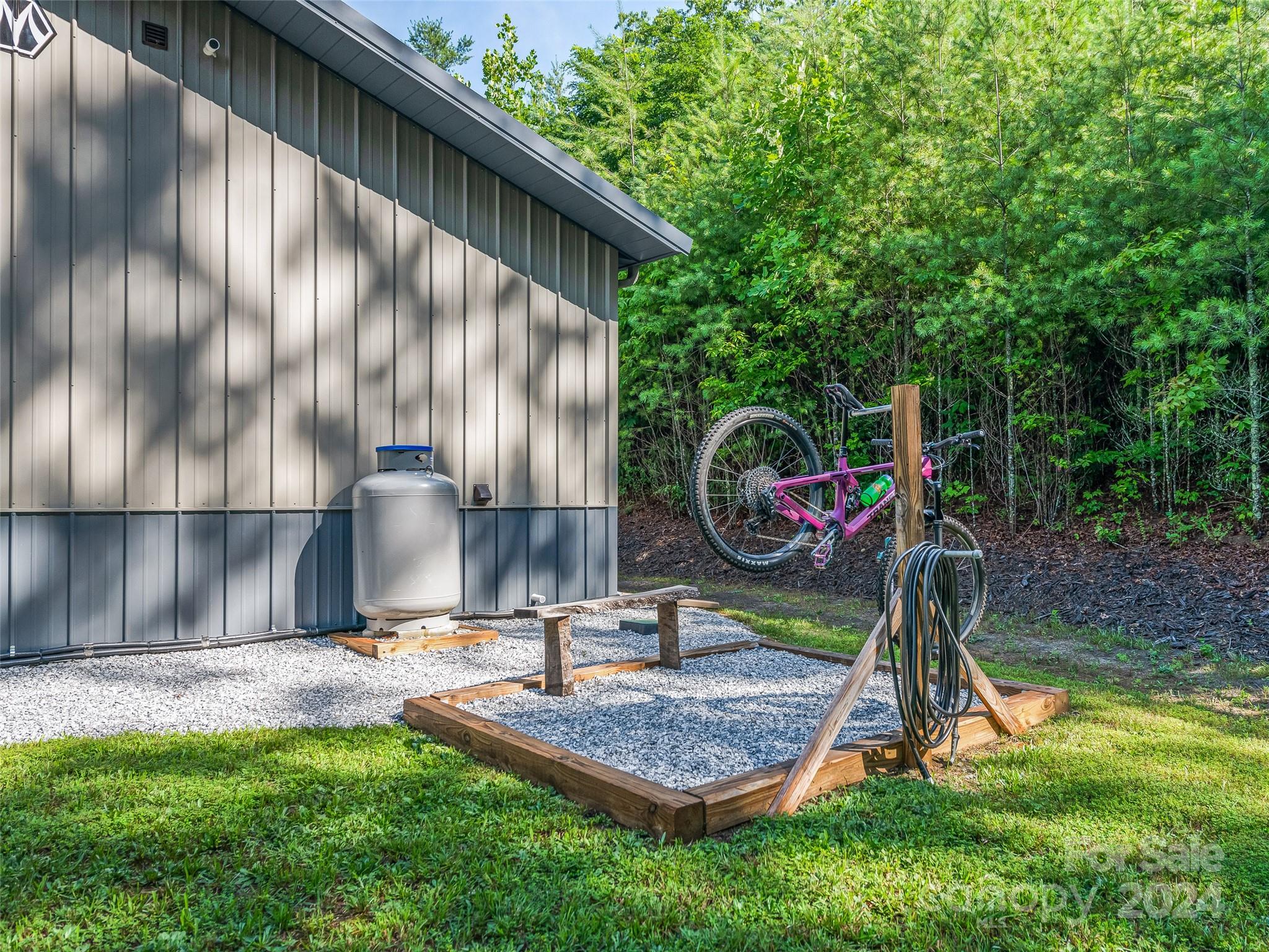 134 & 140 Hawksnest Drive