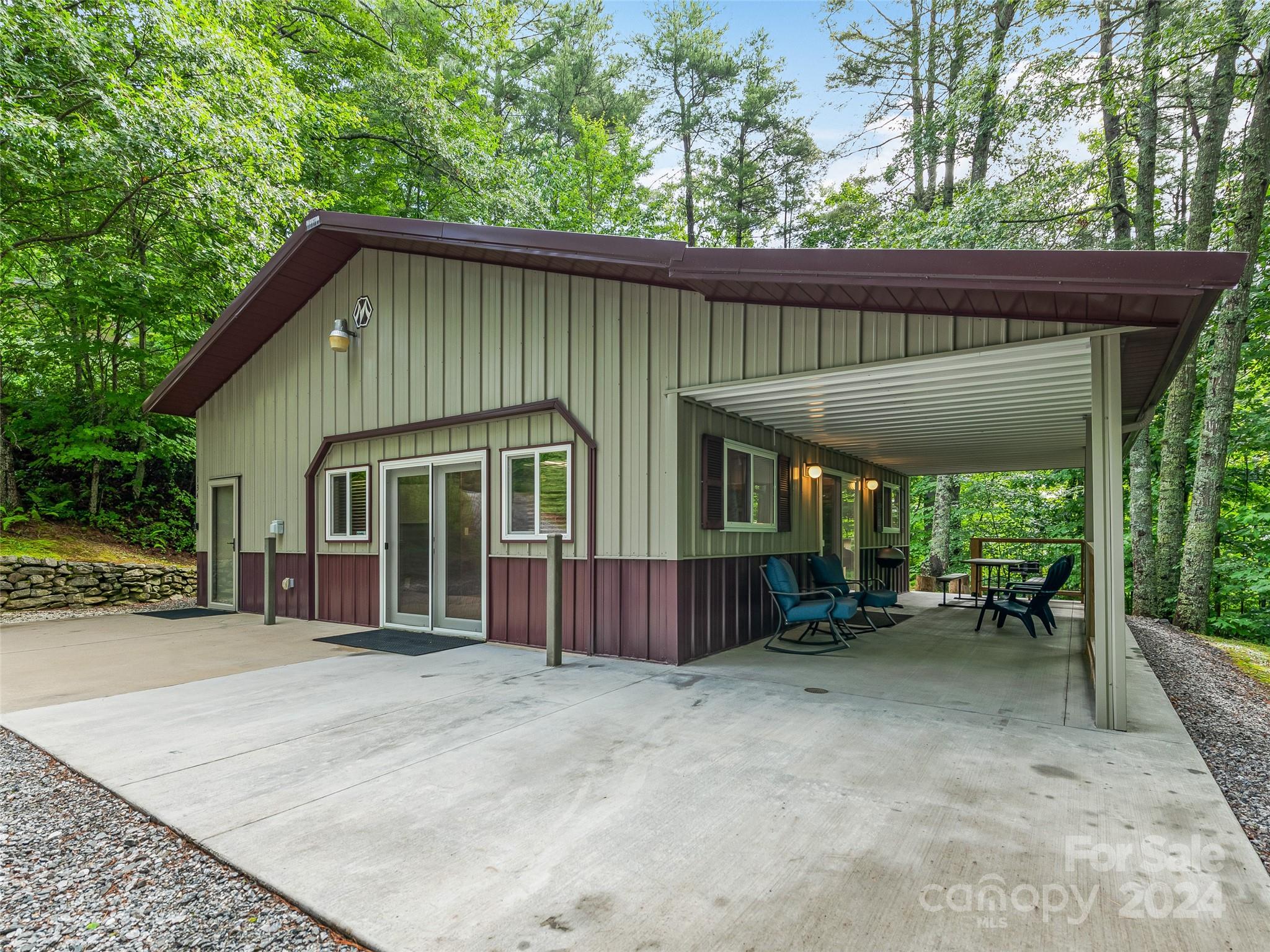 134 & 140 Hawksnest Drive