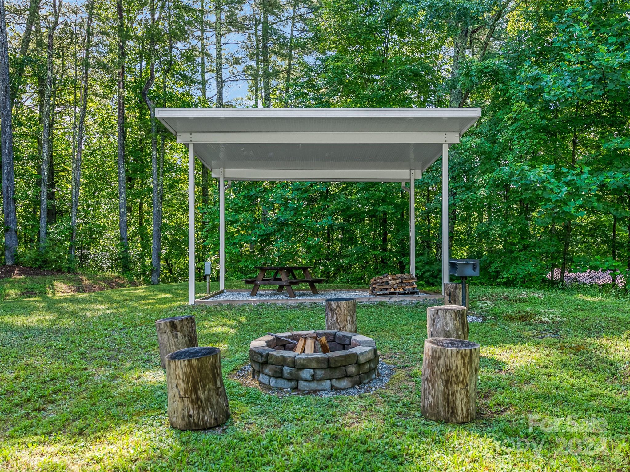 134 & 140 Hawksnest Drive