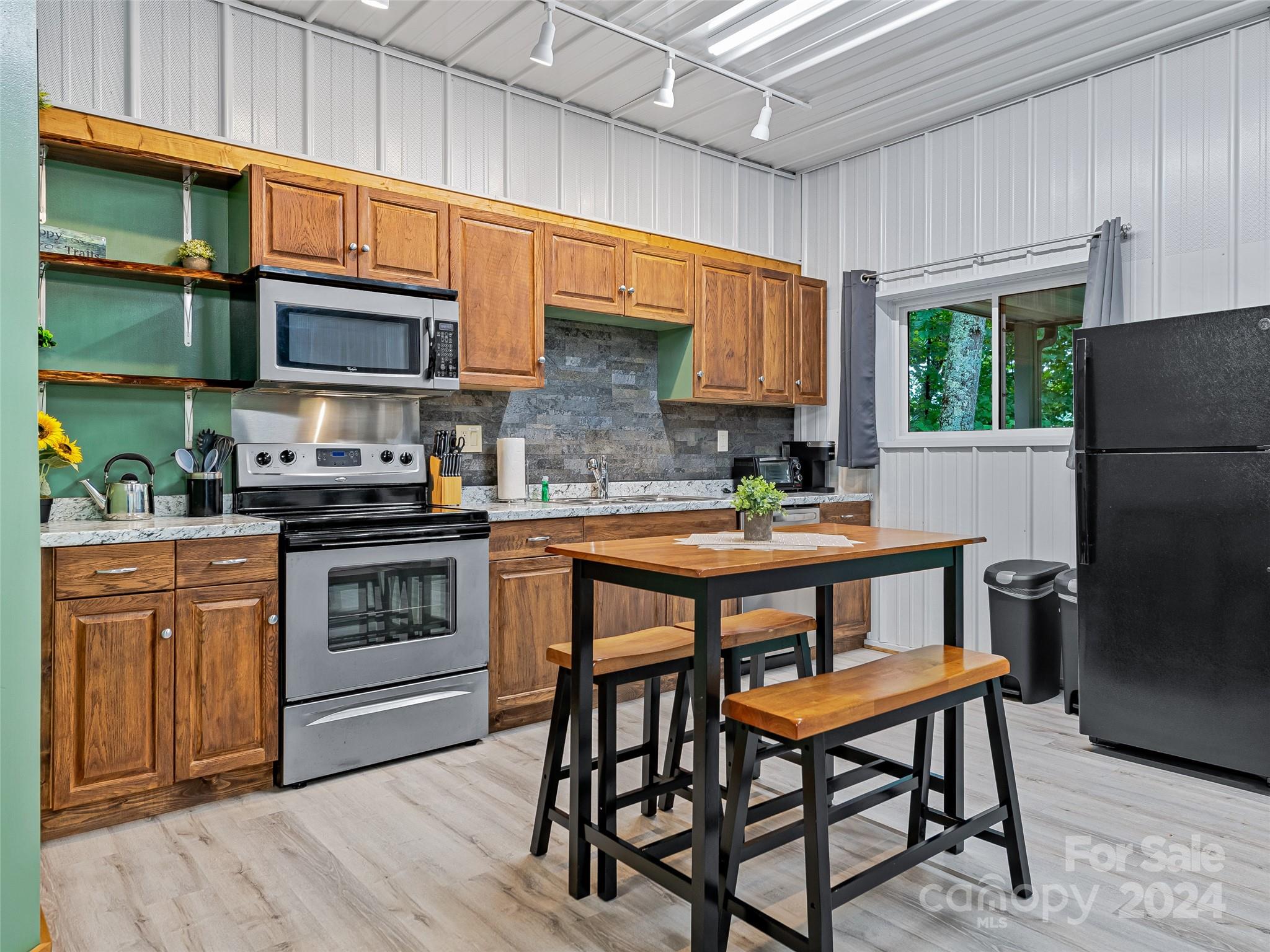 134 & 140 Hawksnest Drive