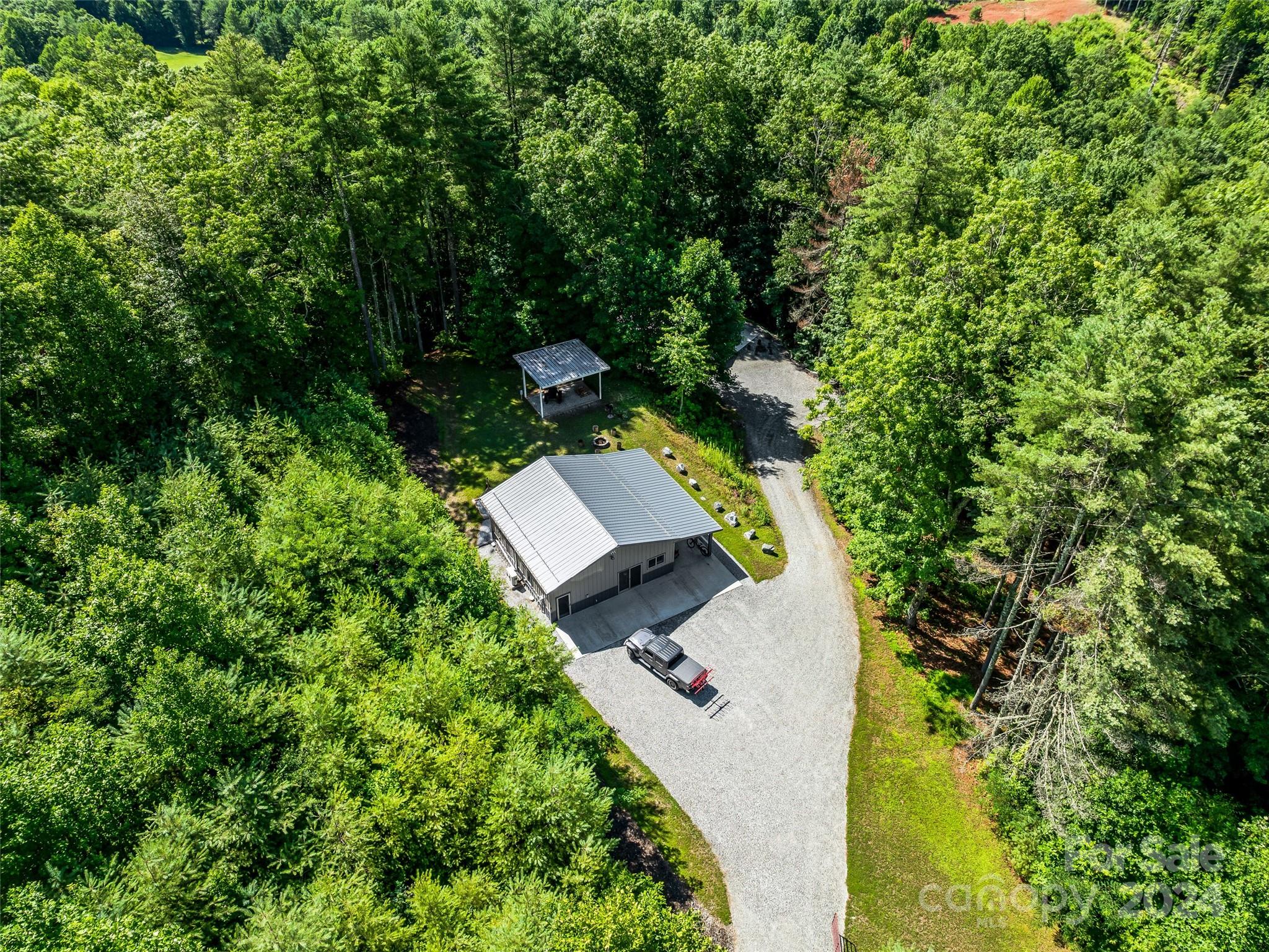 134 & 140 Hawksnest Drive