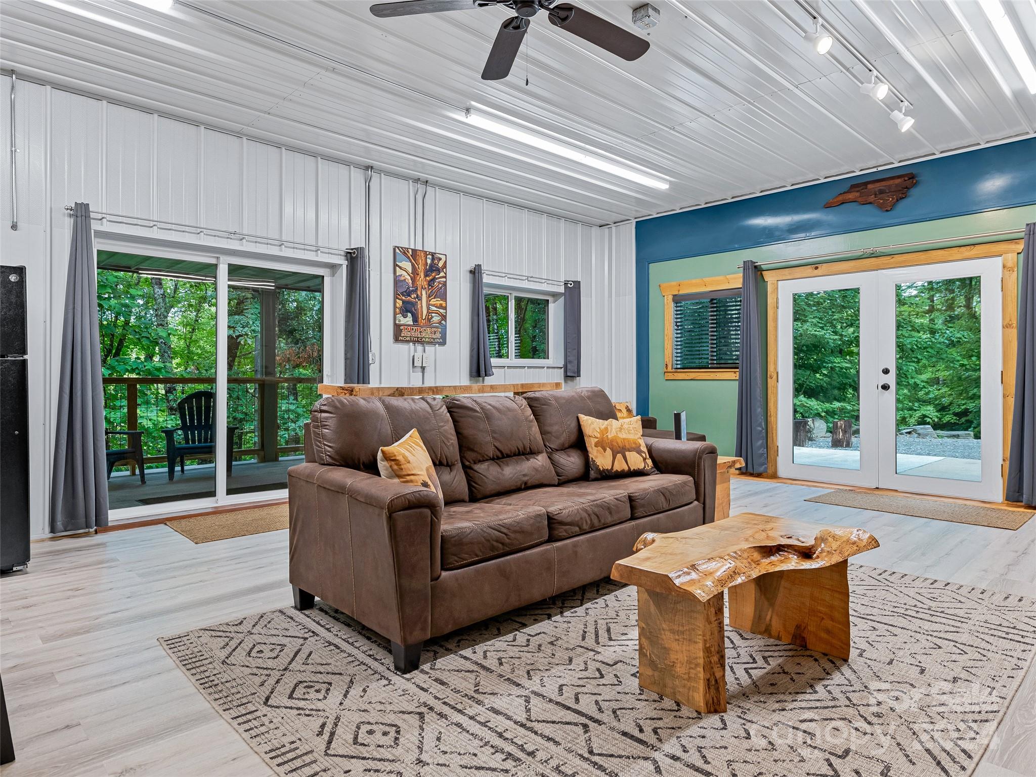 134 & 140 Hawksnest Drive