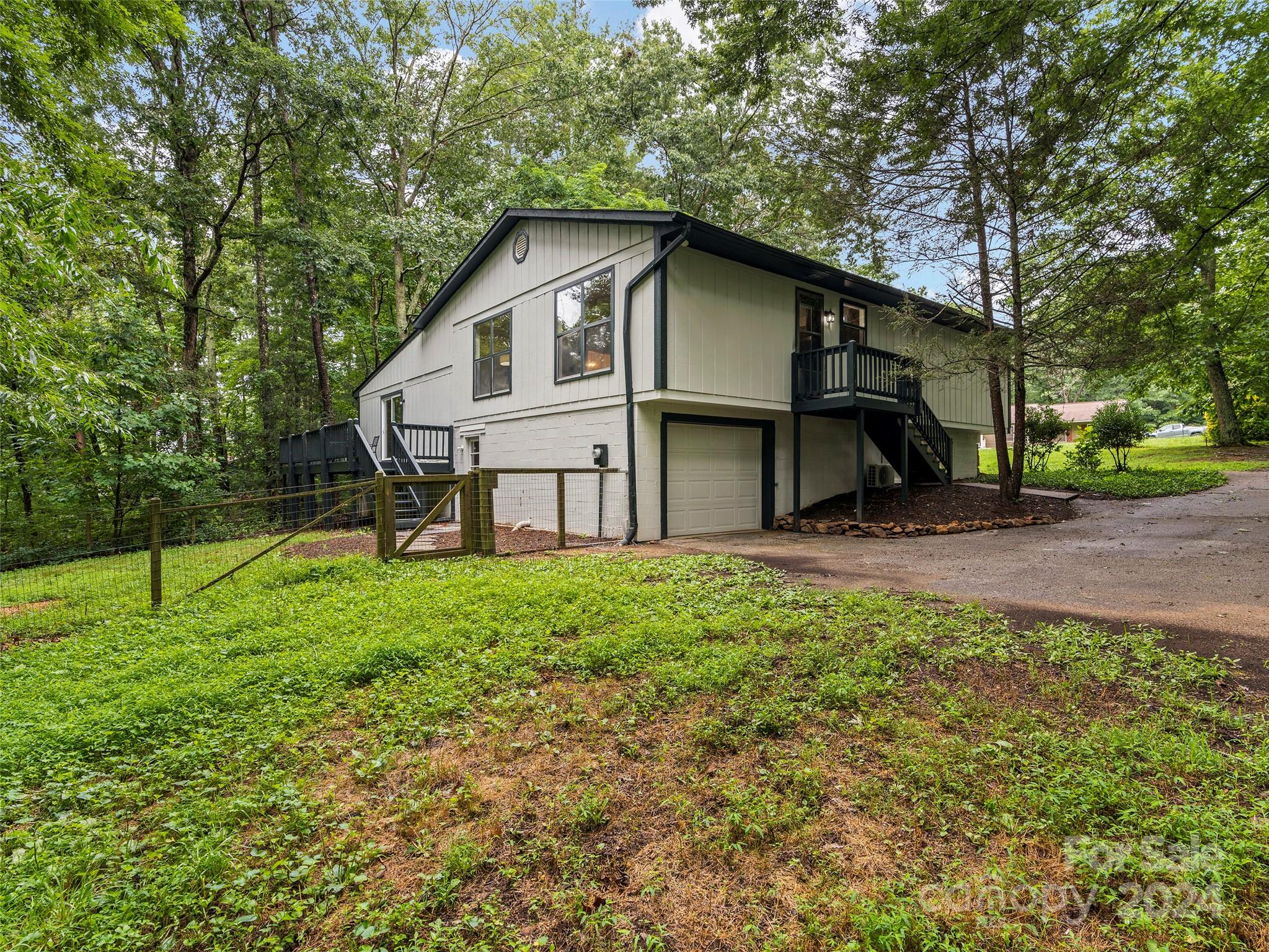 8 Jean Drive
