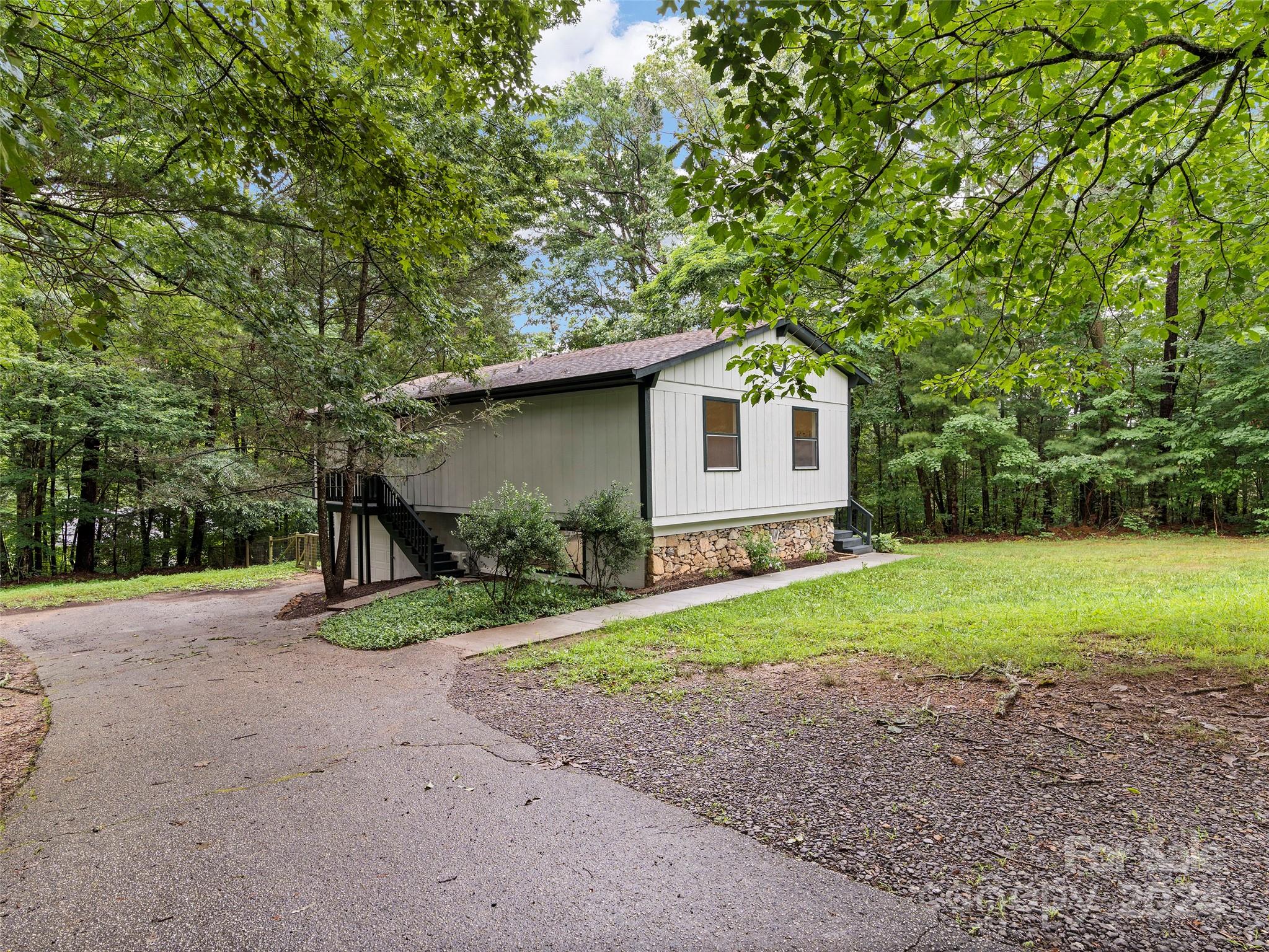 8 Jean Drive