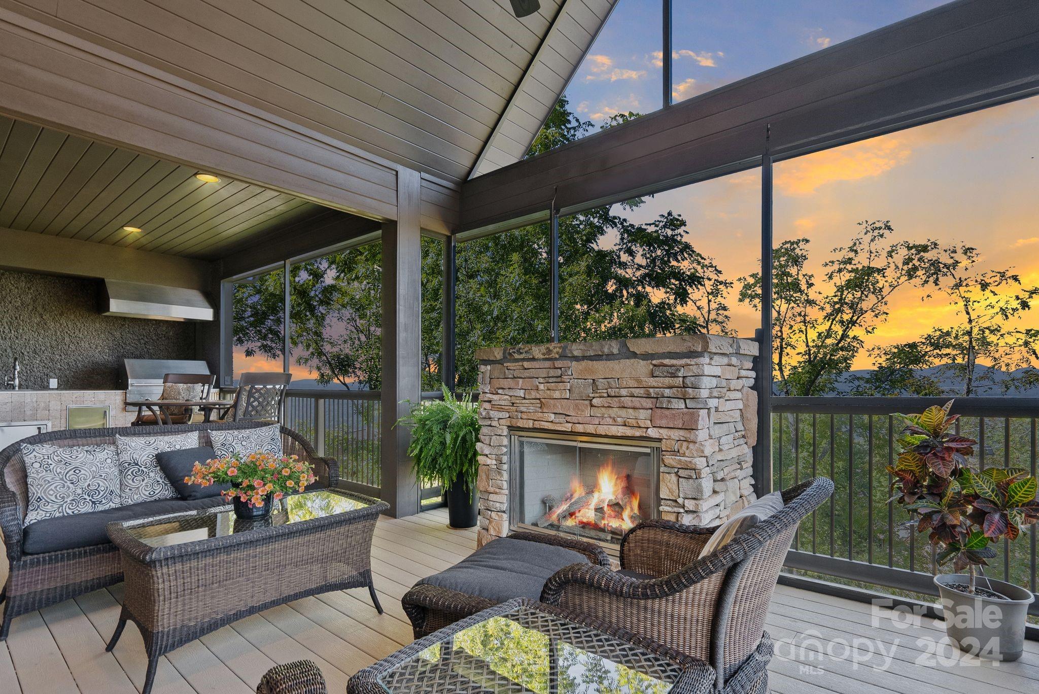 11 Point Bluff Drive
