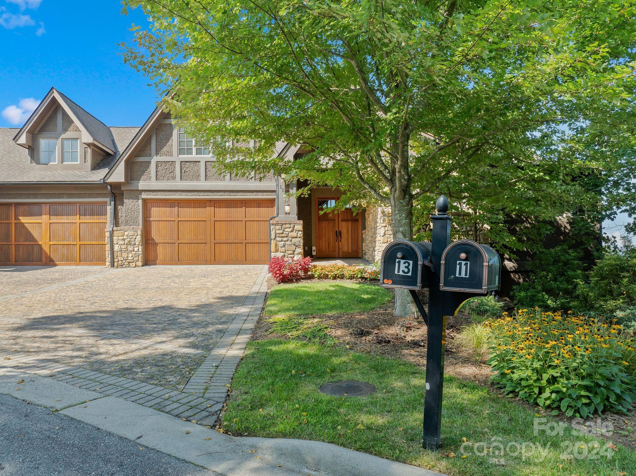 11 Point Bluff Drive