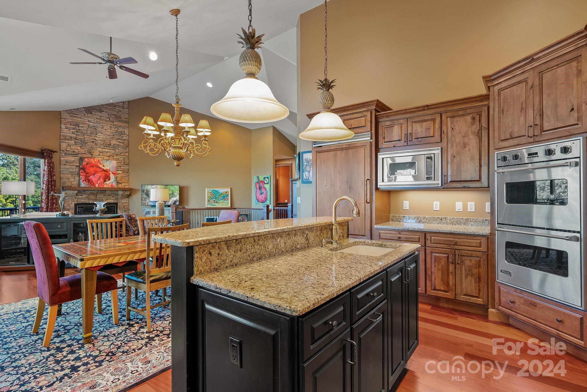 11 Point Bluff Drive