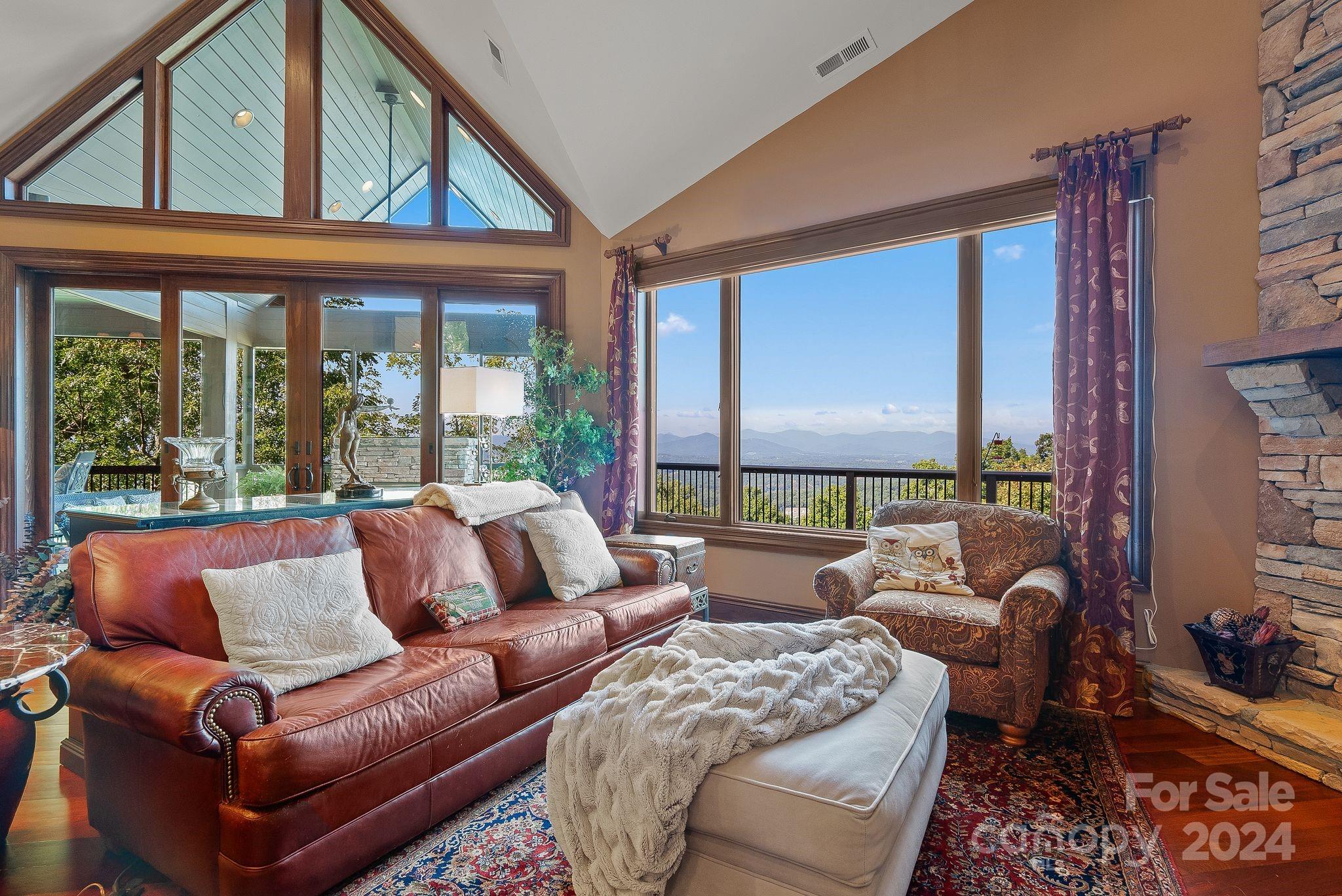 11 Point Bluff Drive
