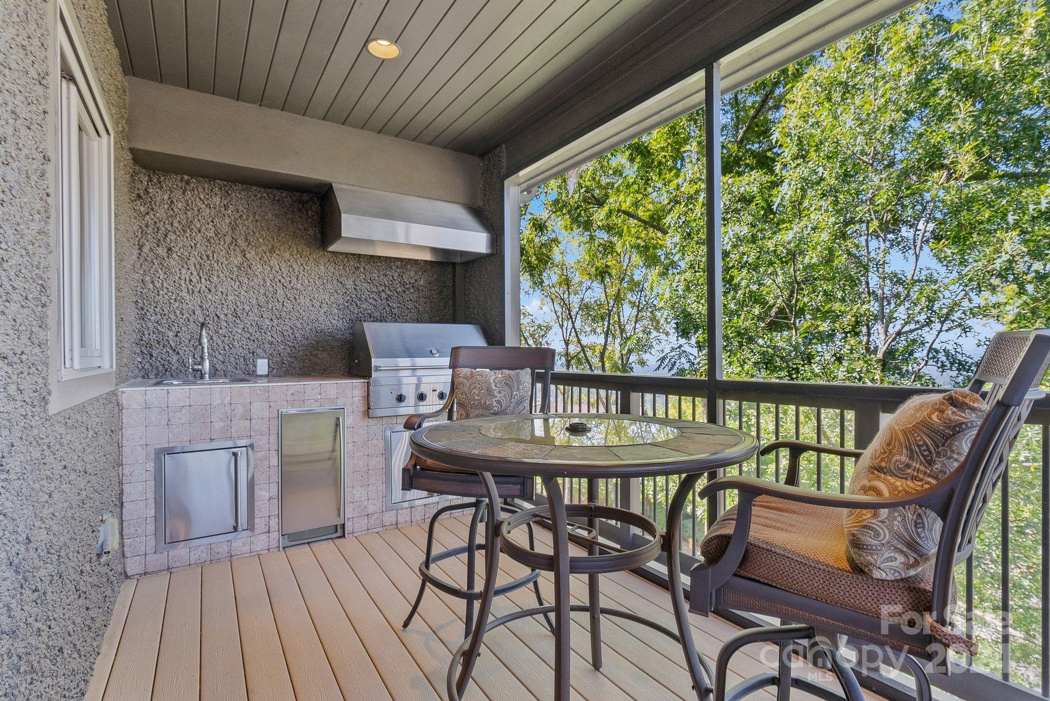 11 Point Bluff Drive