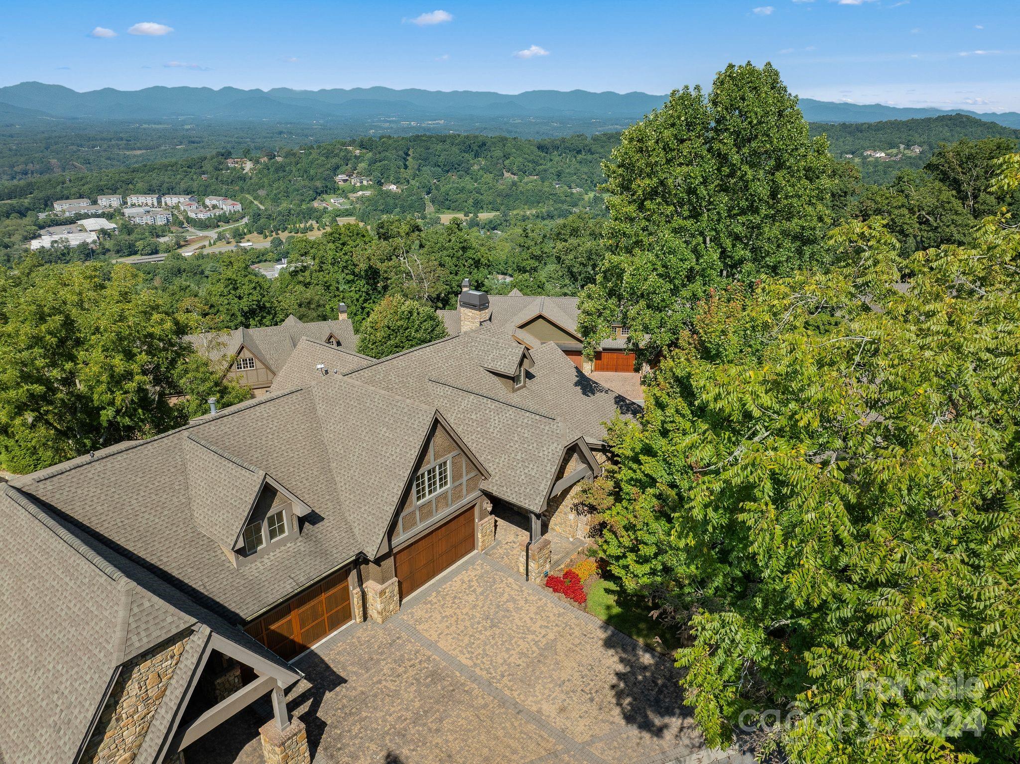 11 Point Bluff Drive