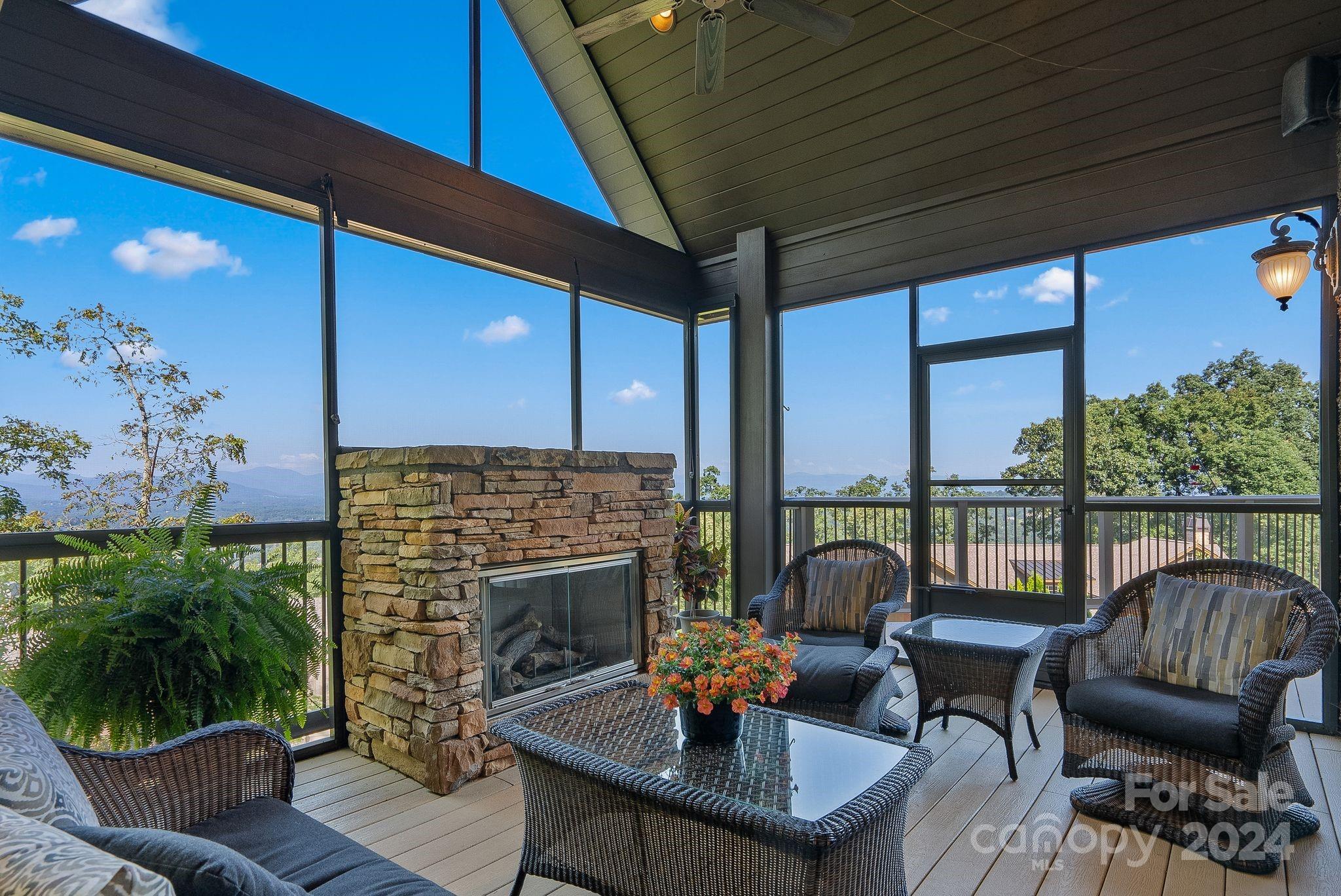 11 Point Bluff Drive