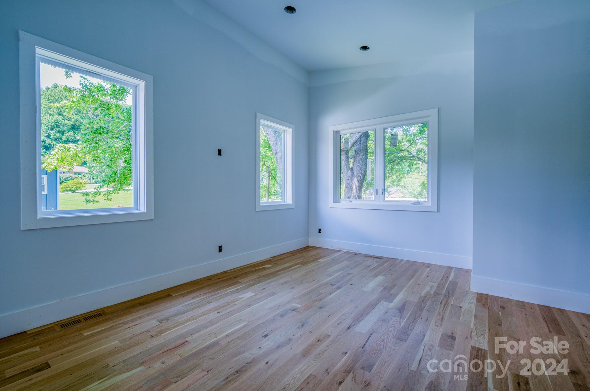 33 N Pershing Road