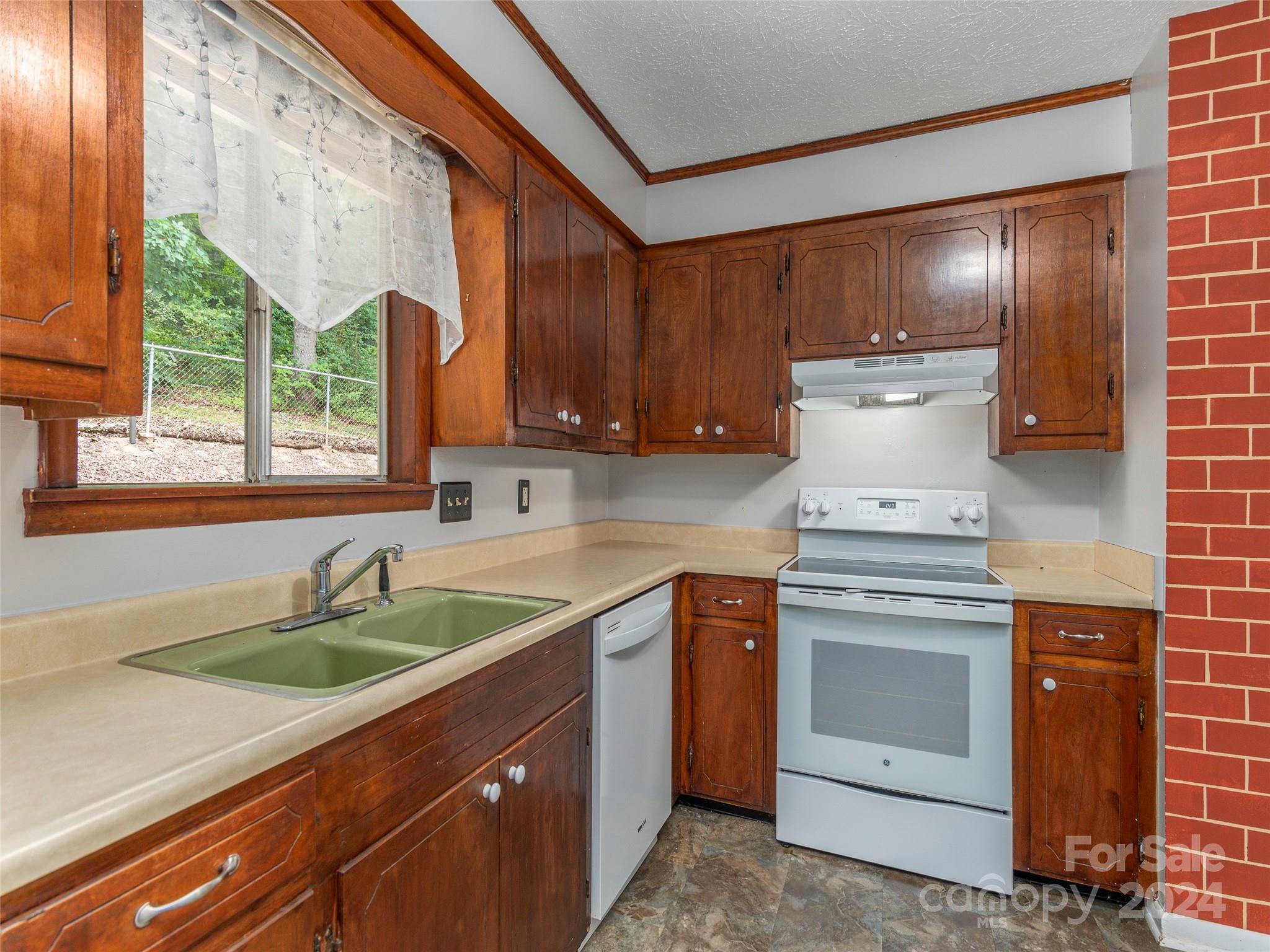 82 Sleepy Hollow Drive