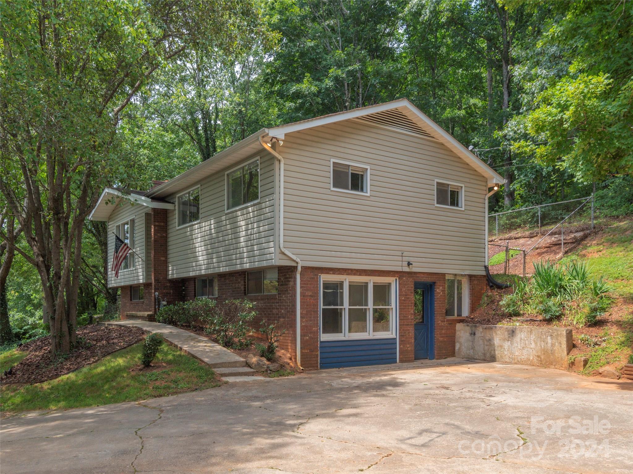 82 Sleepy Hollow Drive