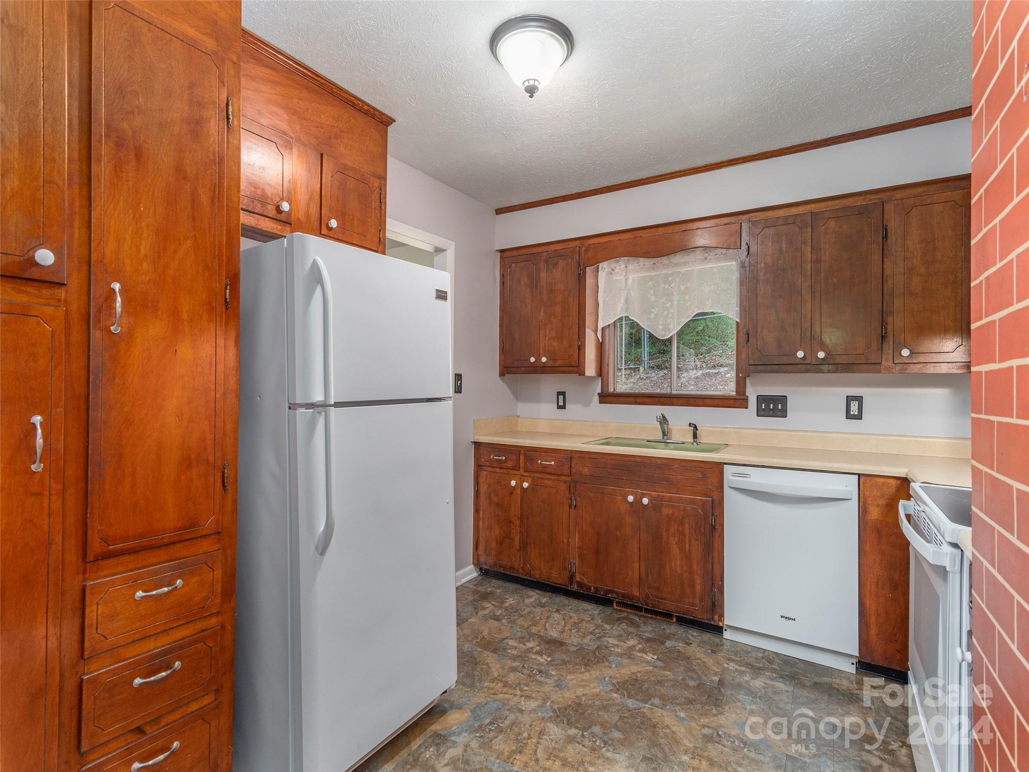 82 Sleepy Hollow Drive