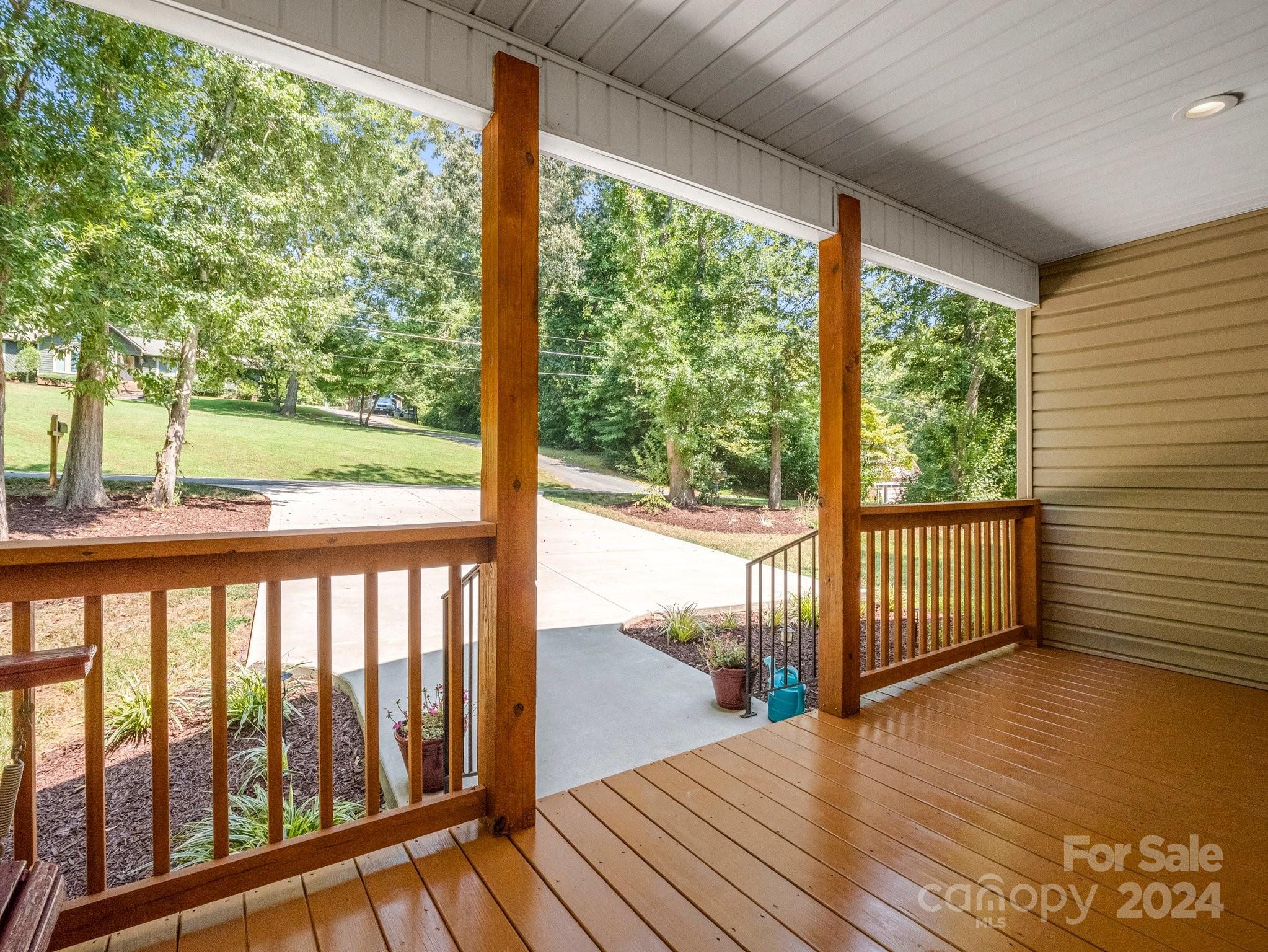 125 Woodland Circle