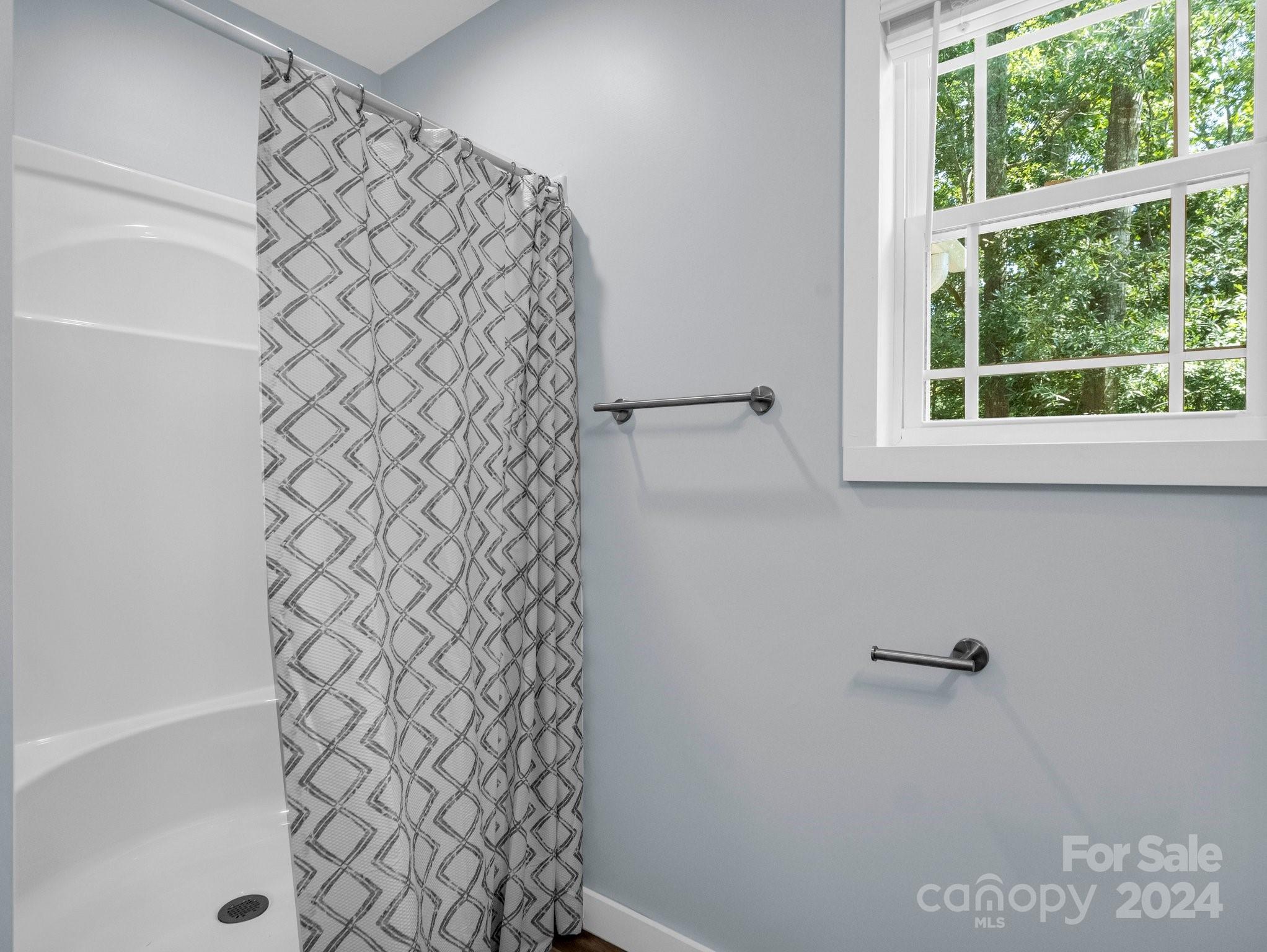 125 Woodland Circle