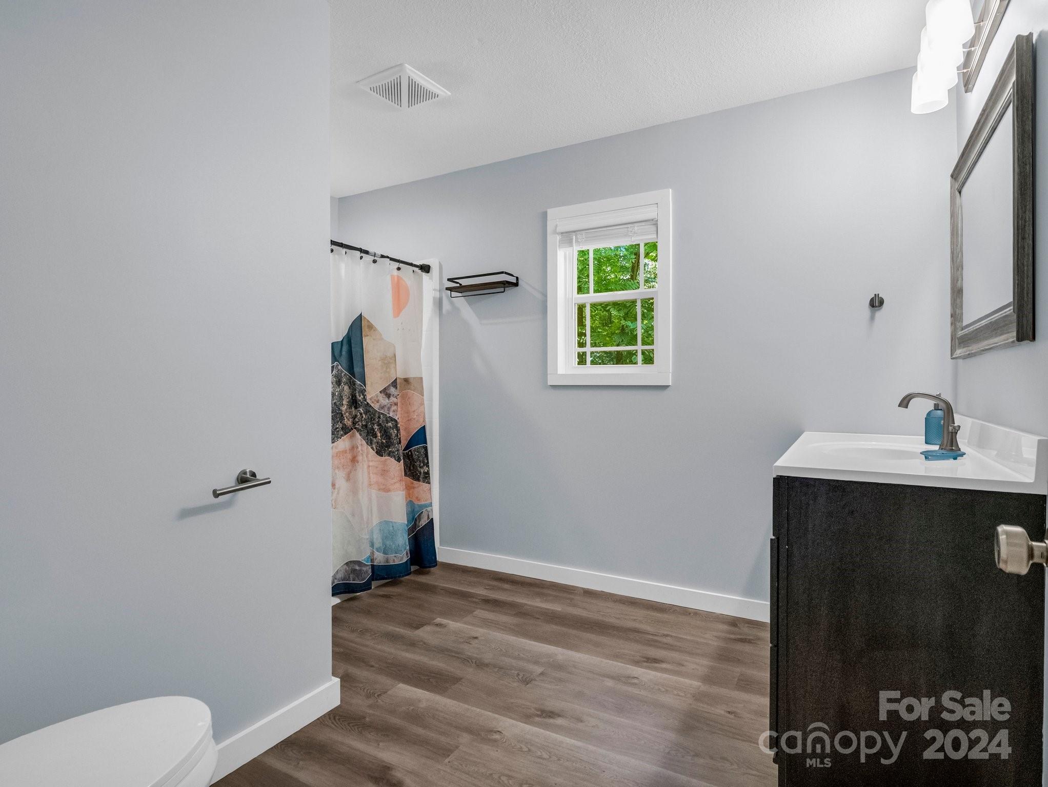 125 Woodland Circle