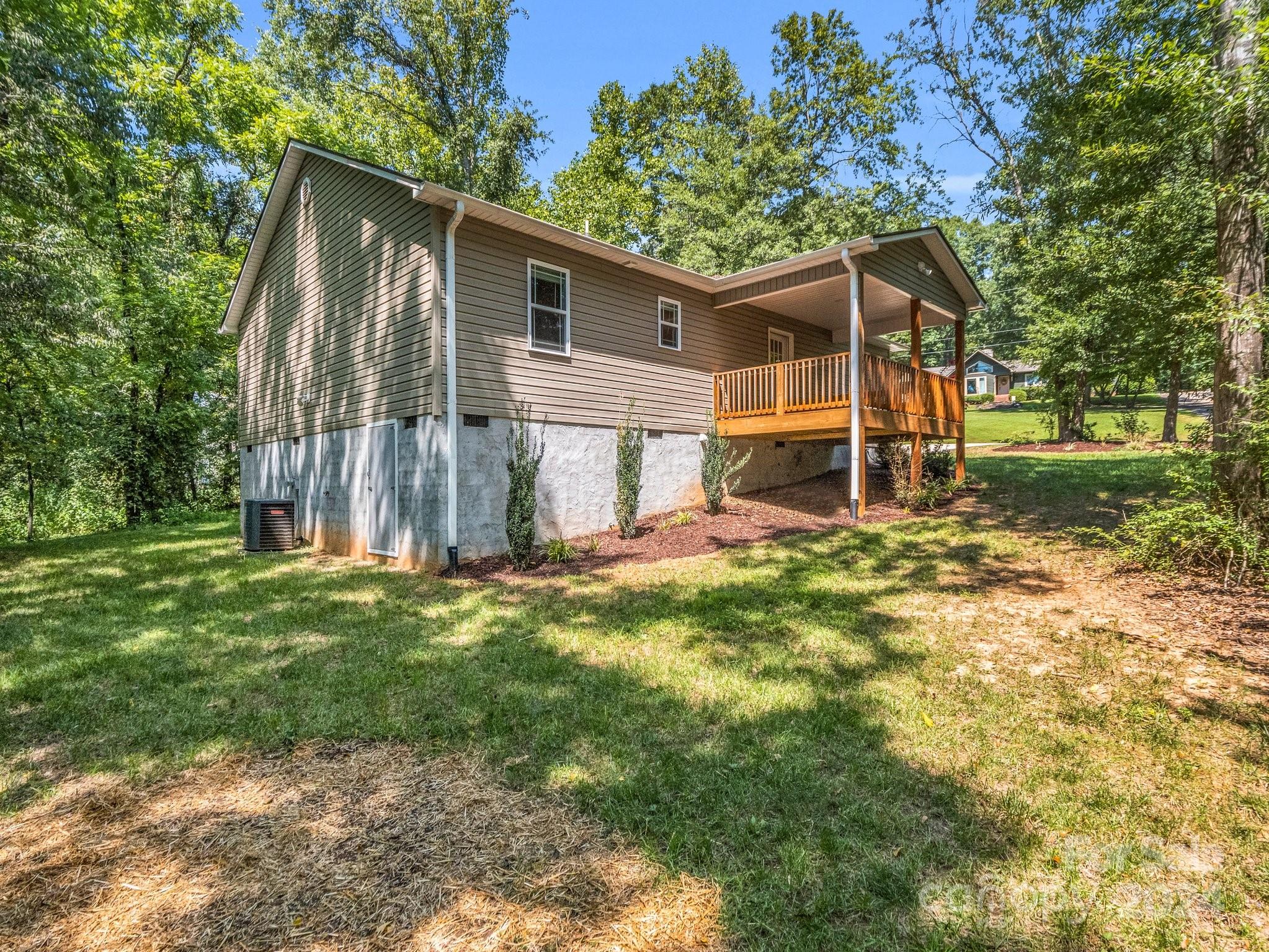 125 Woodland Circle