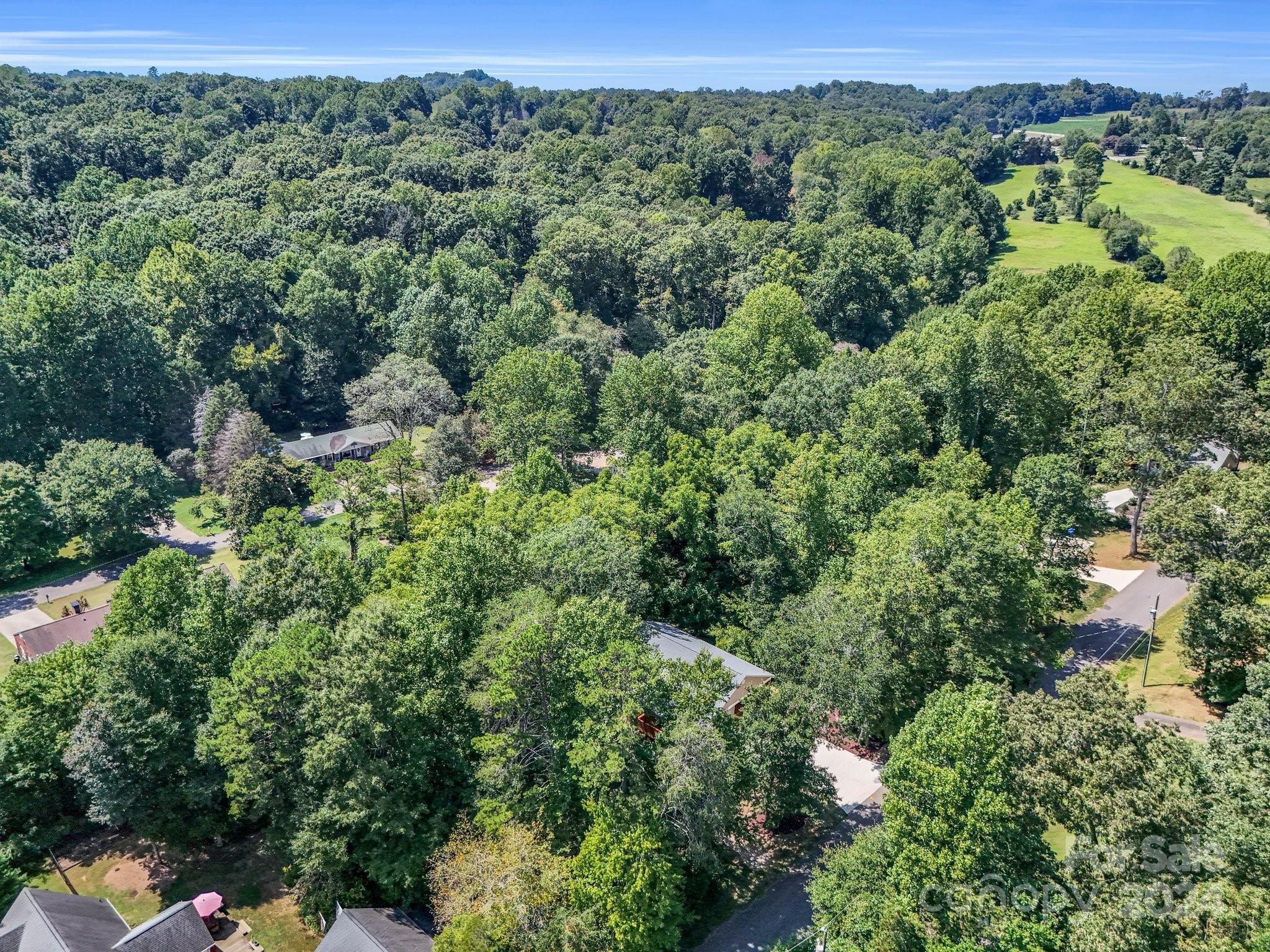 125 Woodland Circle