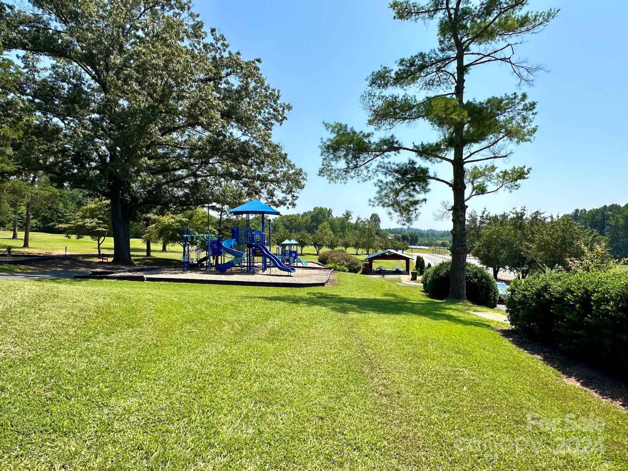 125 Woodland Circle