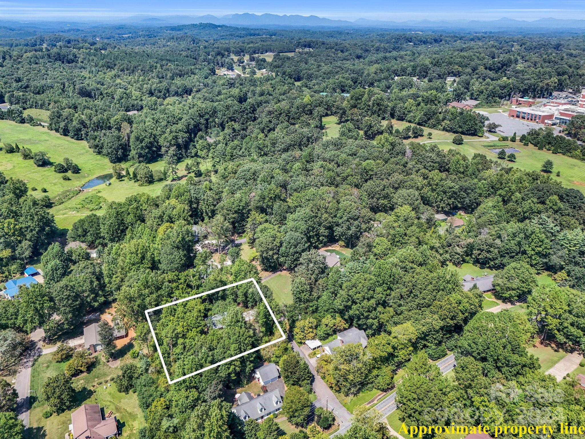 125 Woodland Circle