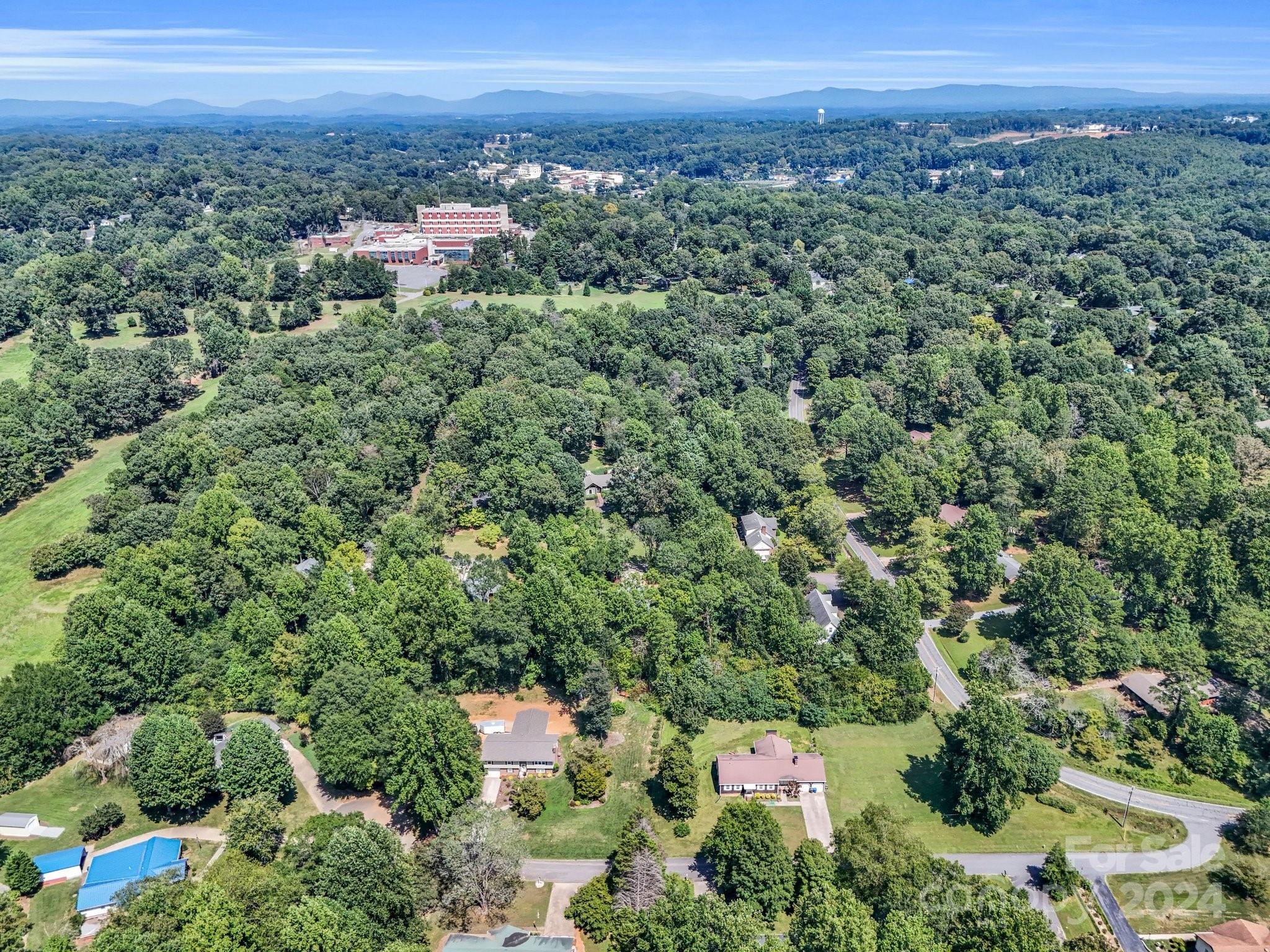 125 Woodland Circle