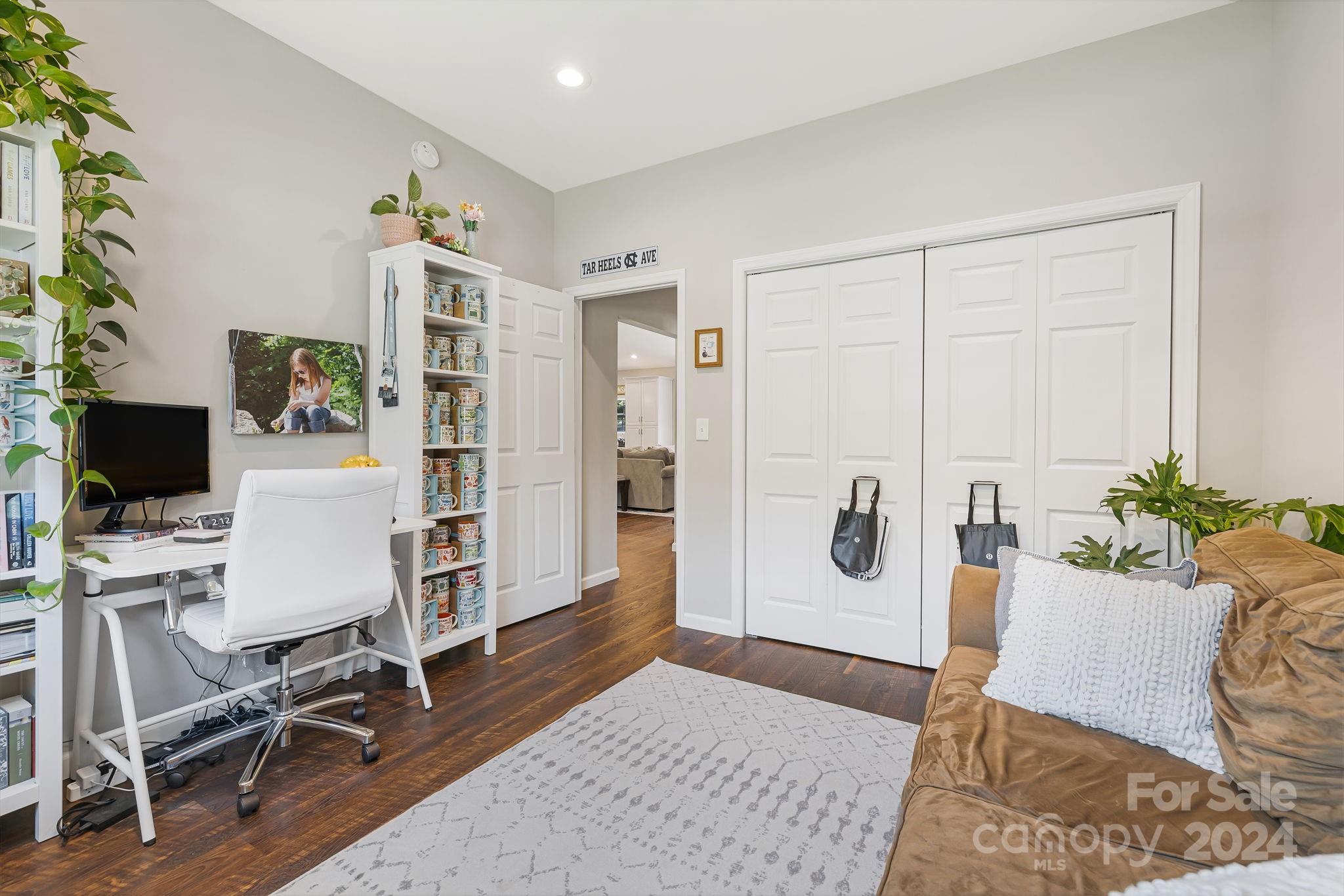 6 Bowling Green Lane