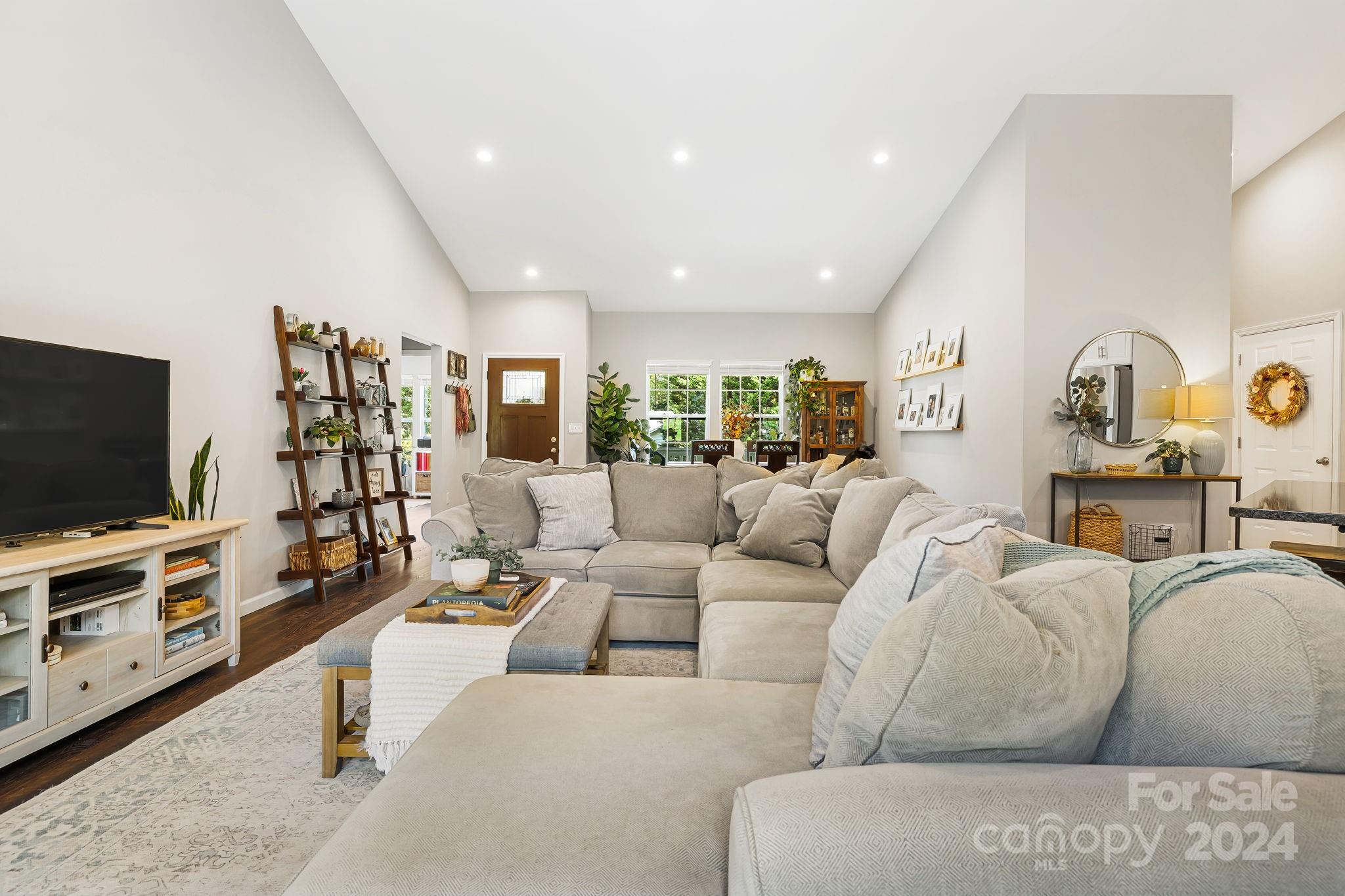 6 Bowling Green Lane