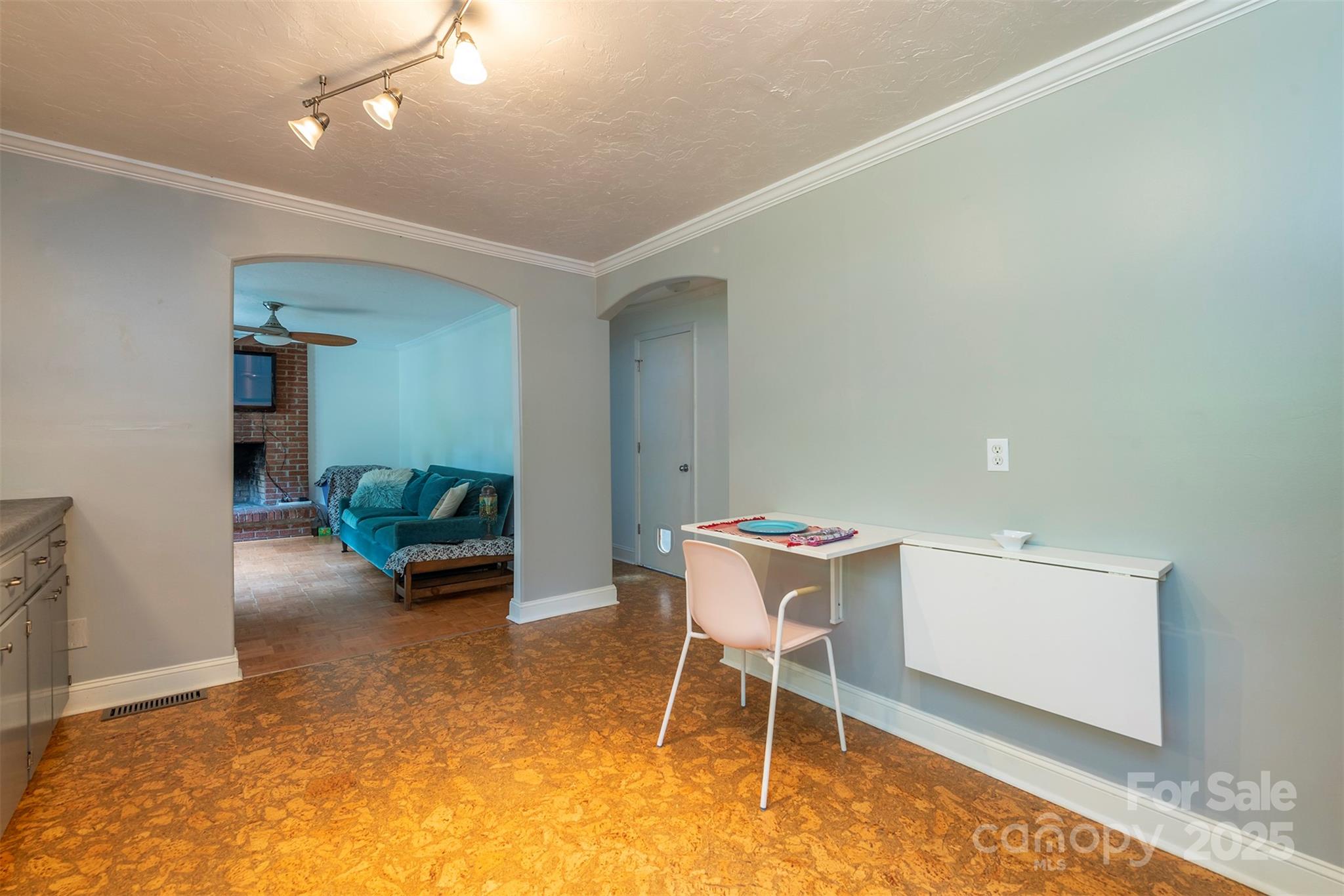 25 Glenview Place