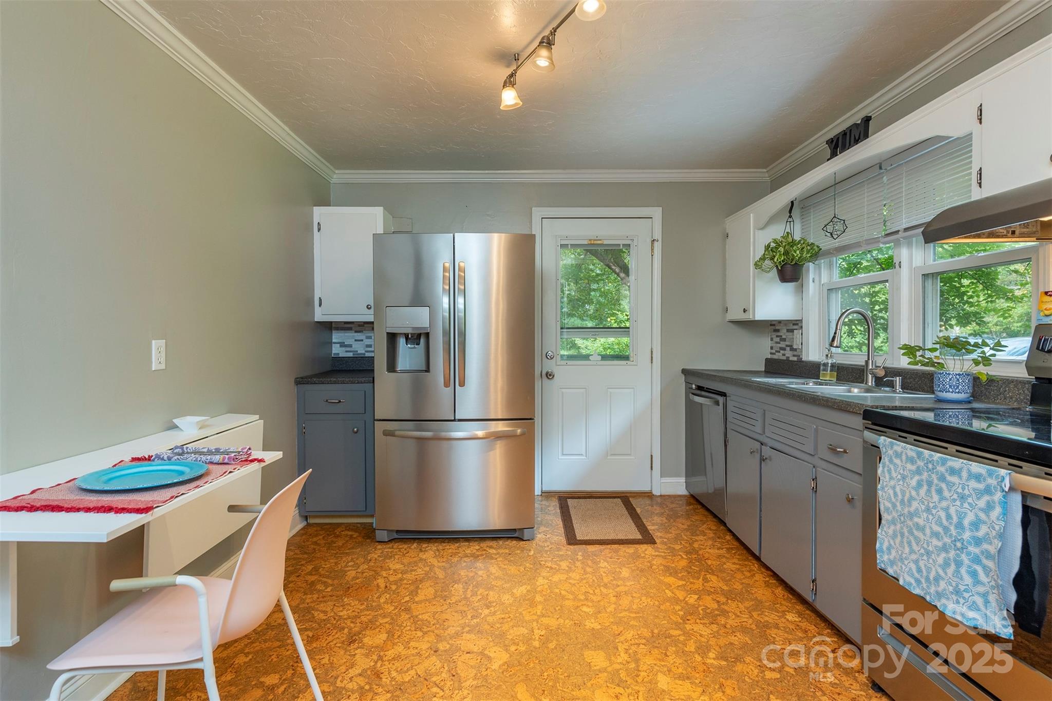 25 Glenview Place