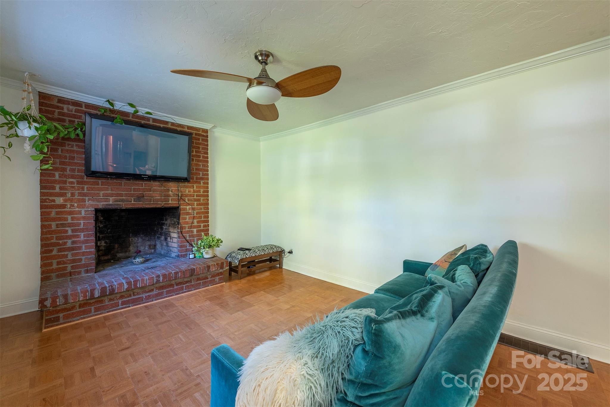 25 Glenview Place